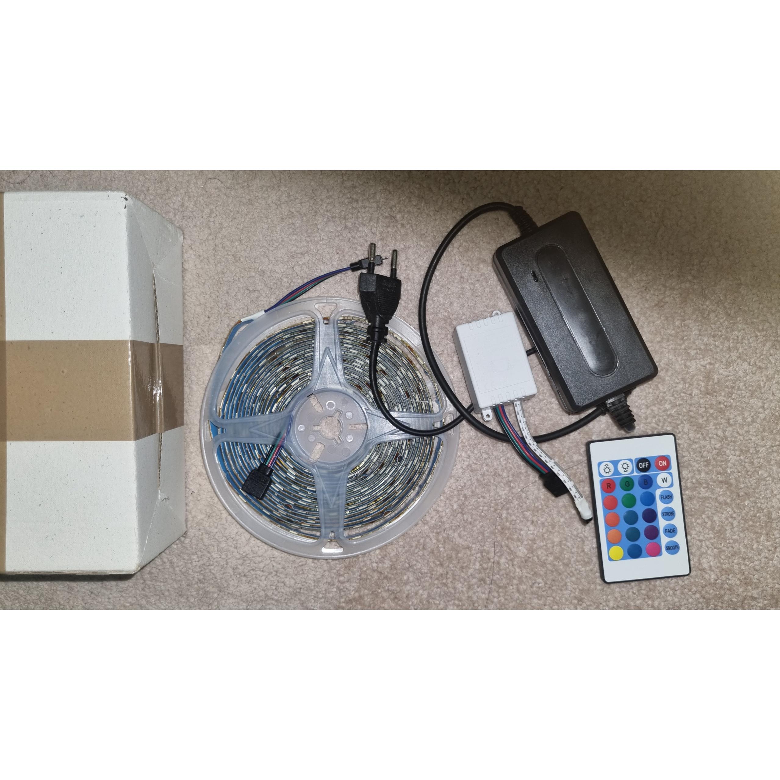 ریسه Led پنج متری همراه با ریموت و آداپتور
