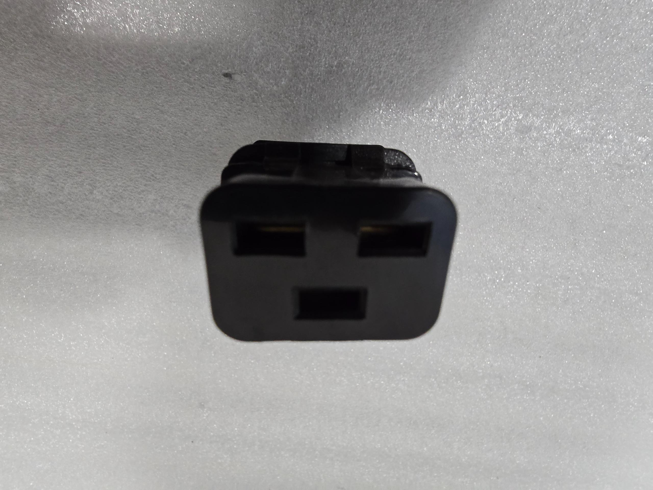 سوکت مادگی UPS و ماینر SS809