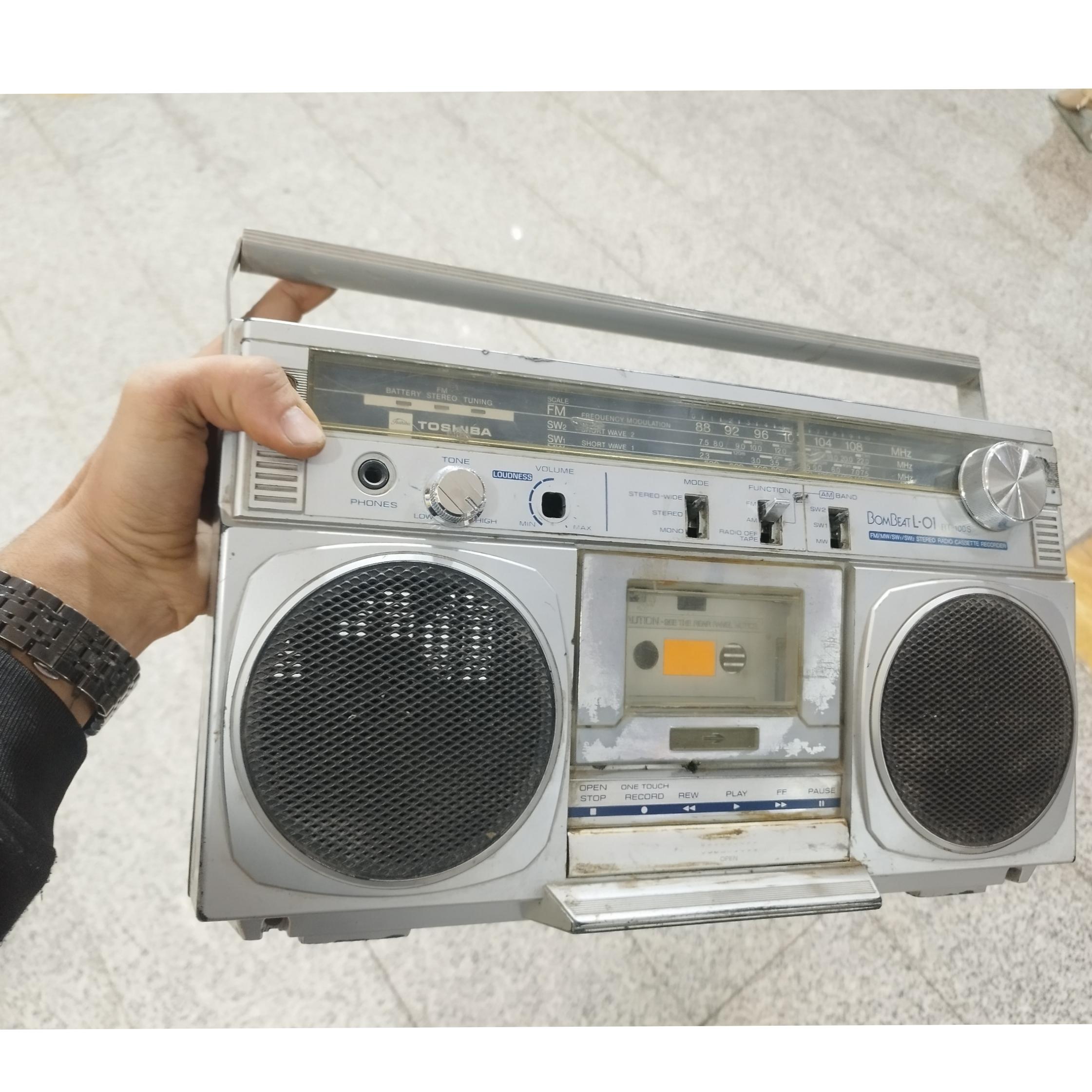 دکور رادیو ظبط