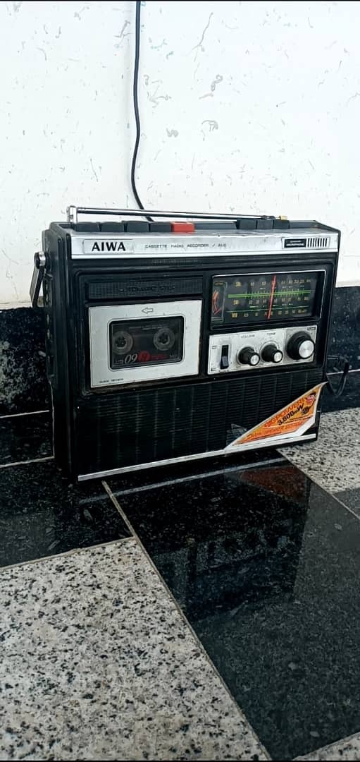رادیو ضبط قدیمی آیوا معیوب