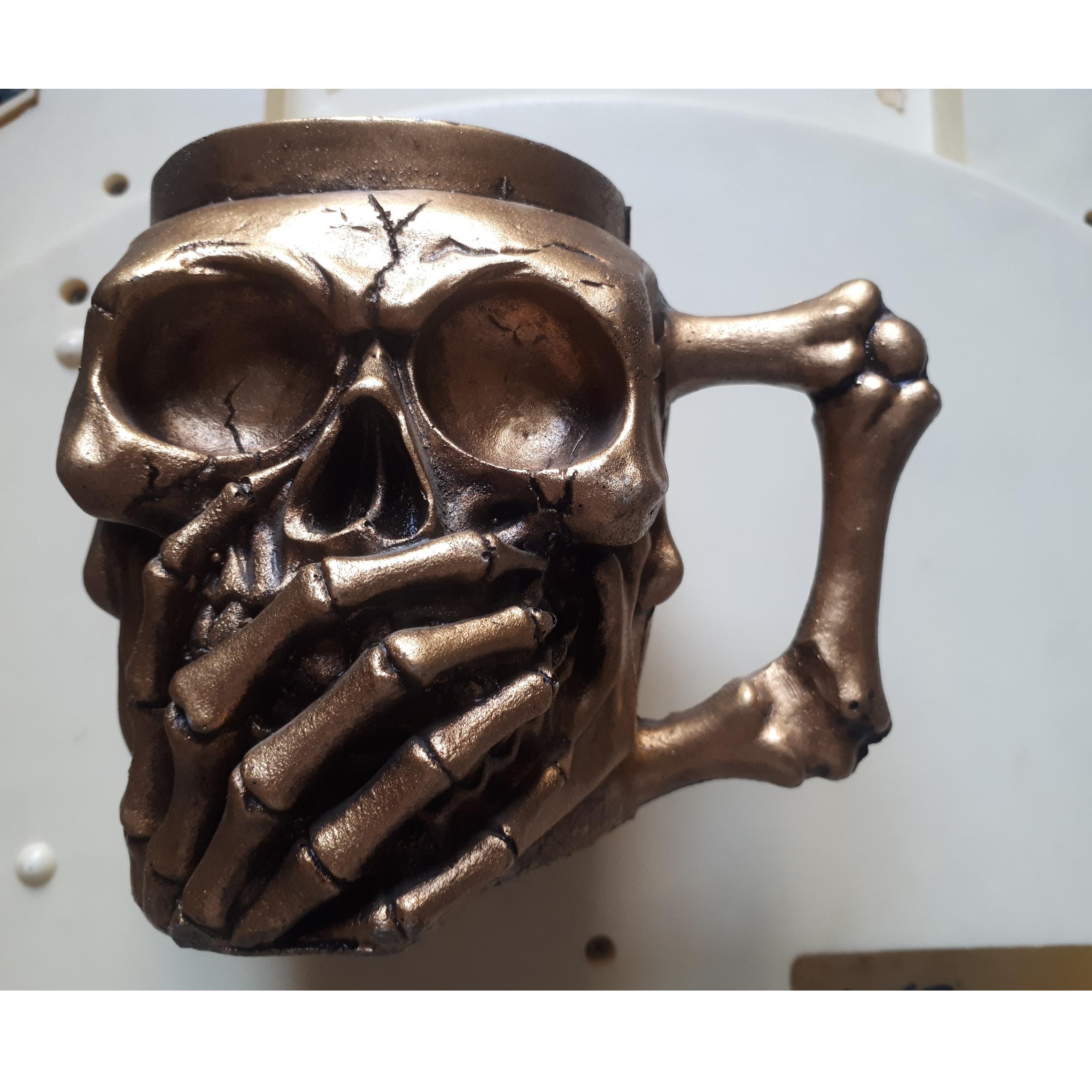 ماگ اسکلتی طلایی