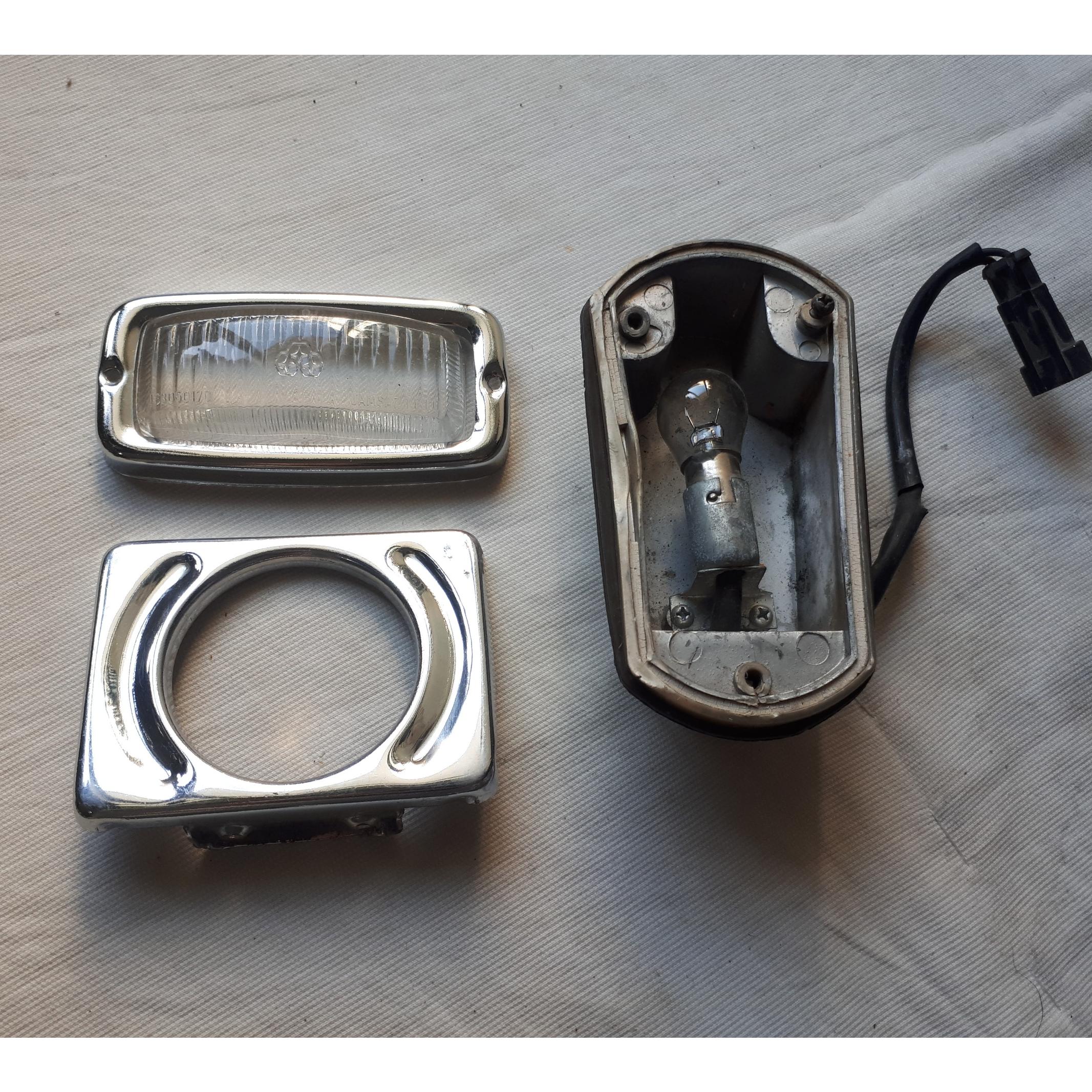 خطر عقب شیشه قاب استیل