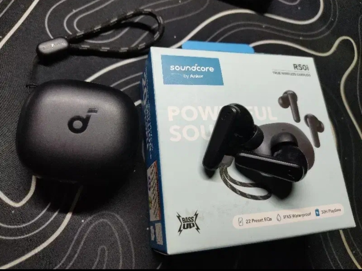 ایرپاد انکر Anker r50i درحدنو تا 1406 گارانتی دارد