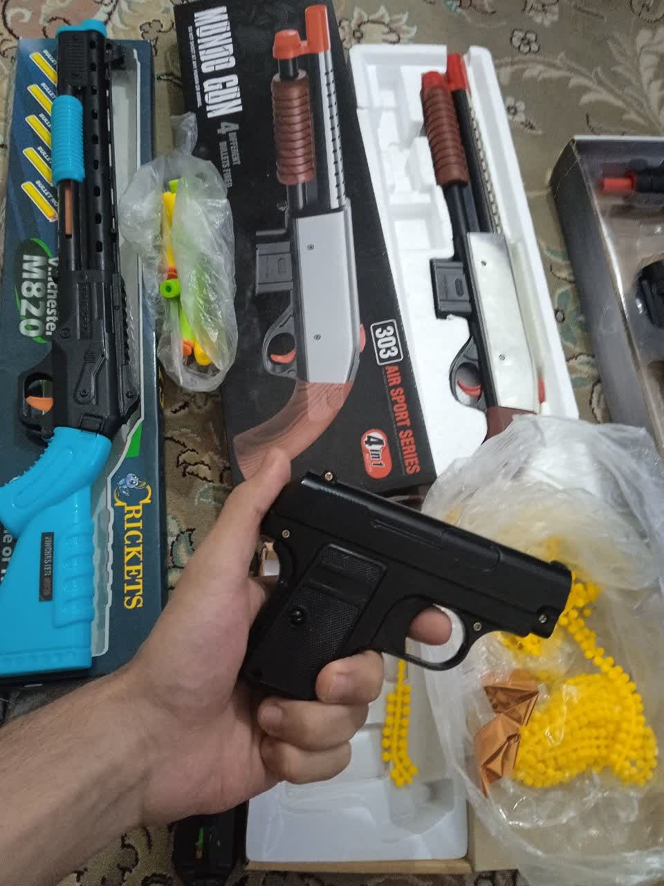 تفنگ اسباب بازی در حد نو