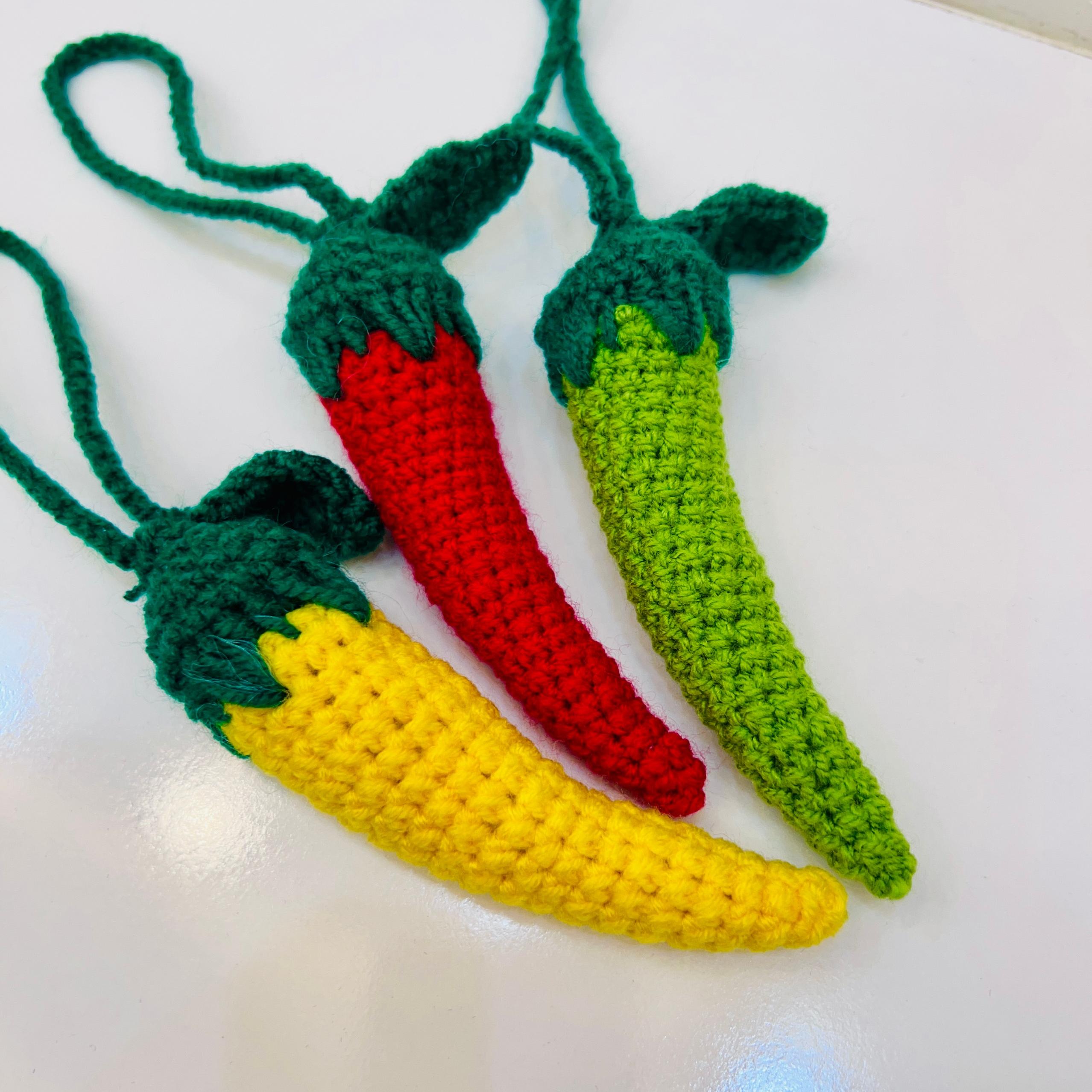 آویز فلفل بافتنی