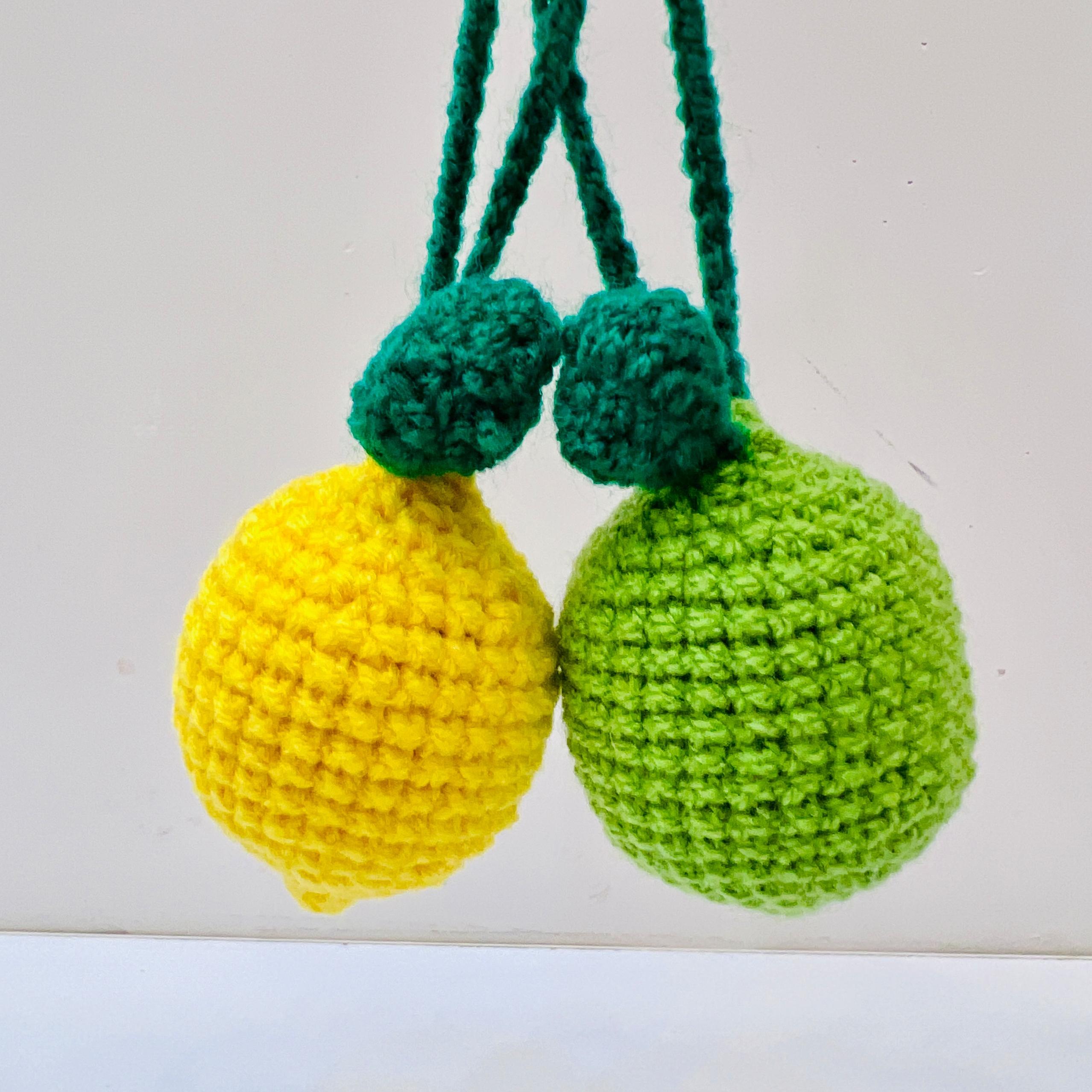 آویز لیمو بافتنی