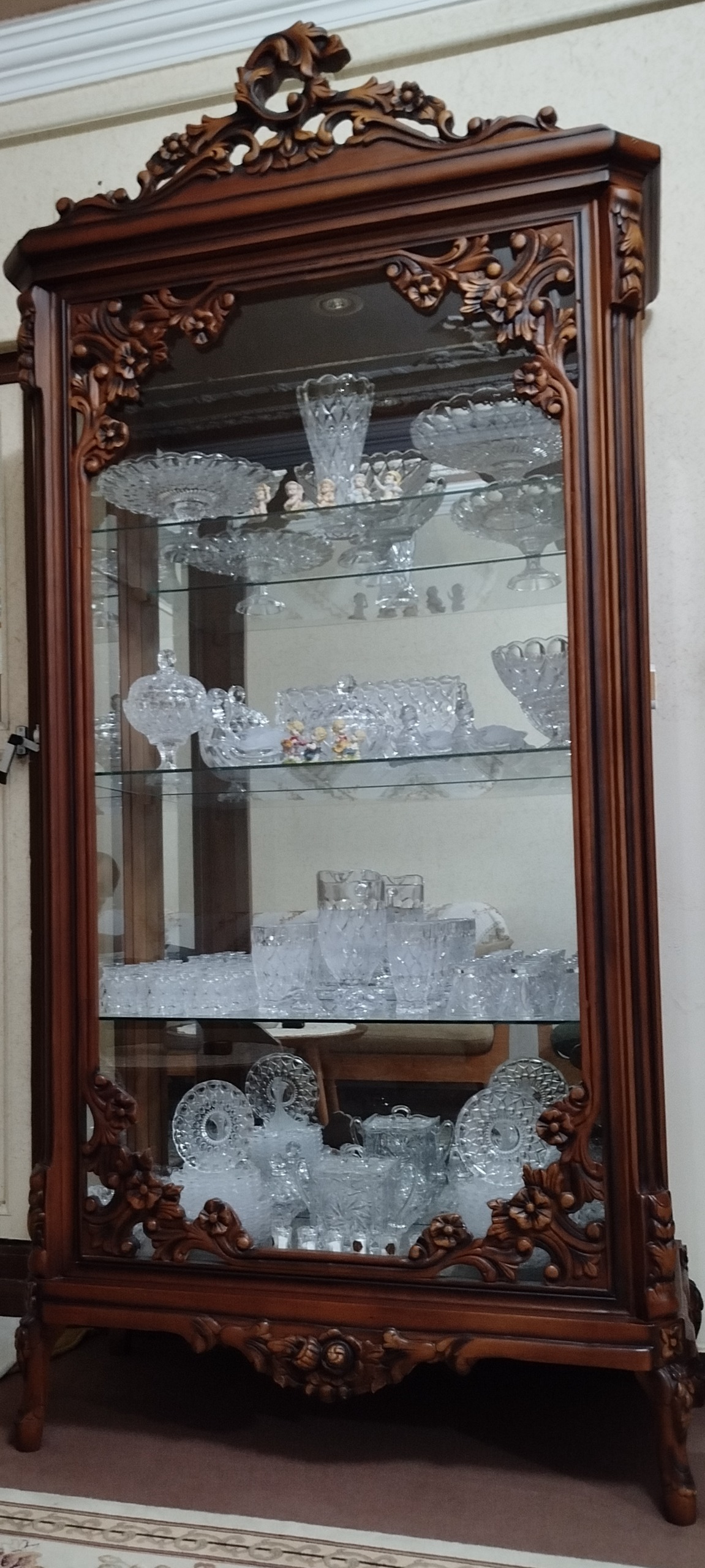 بوفه کار چوب منبت کاری شده