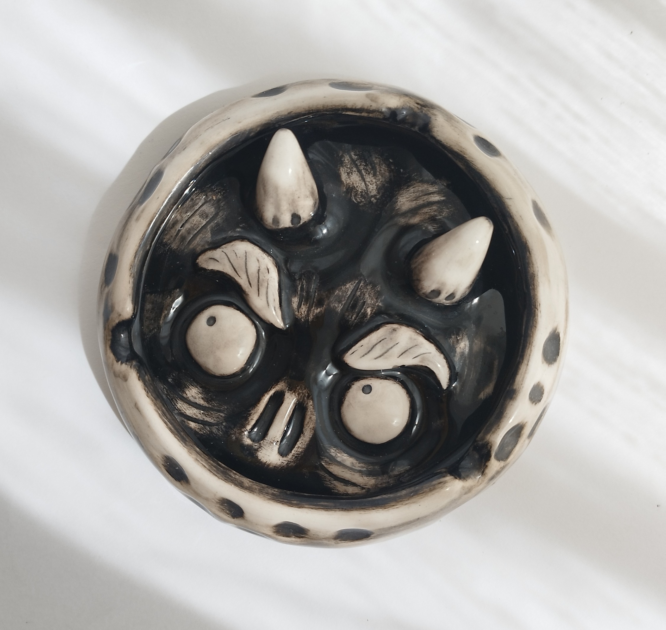 زیرسیگاری سرامیکی طرح دیو