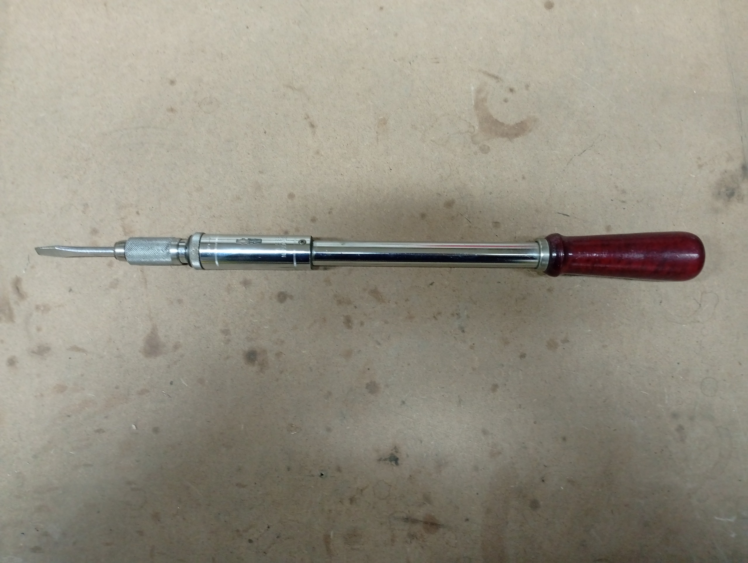 پیچ گوشتی اتومات فشاری