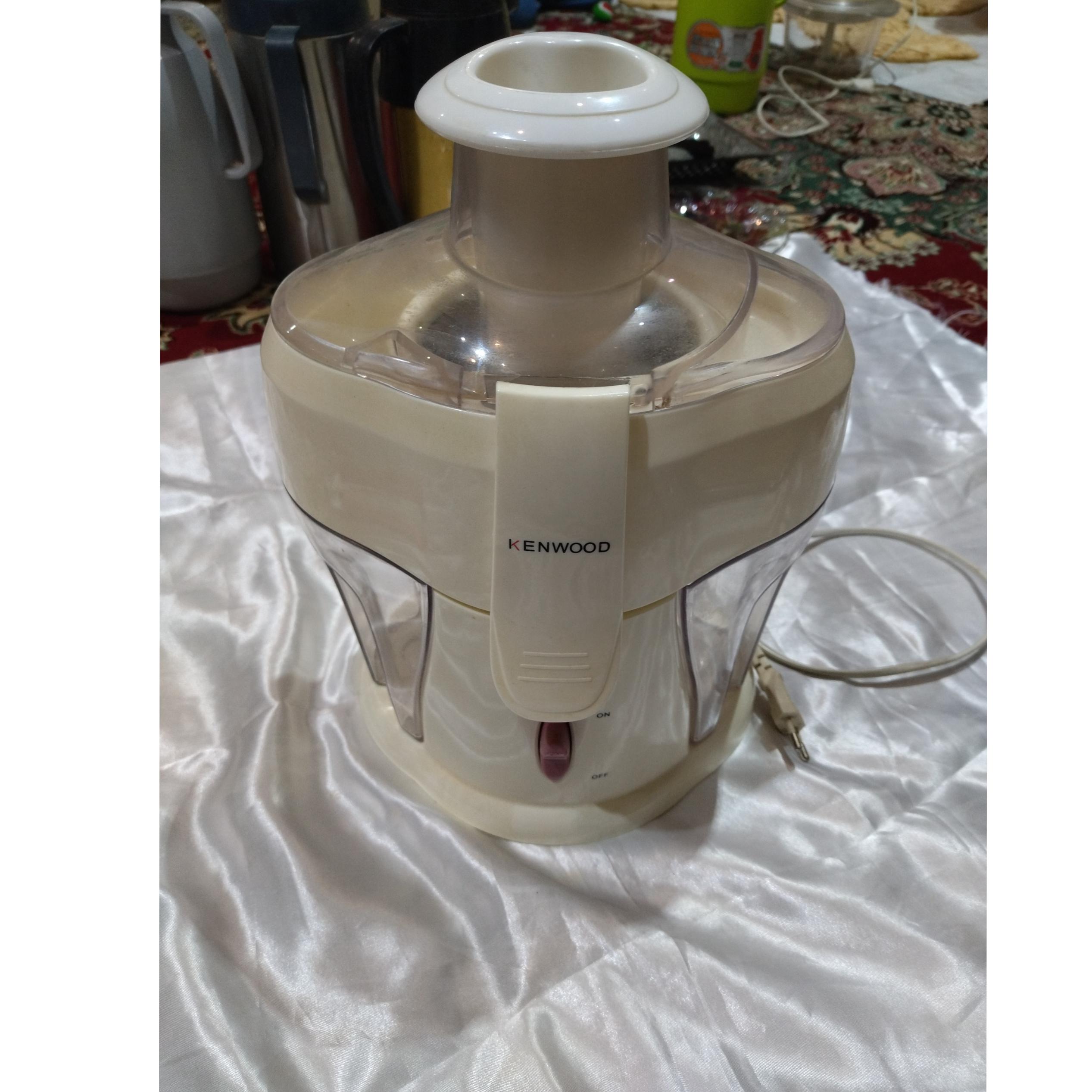 آب هویج گیر تمیز