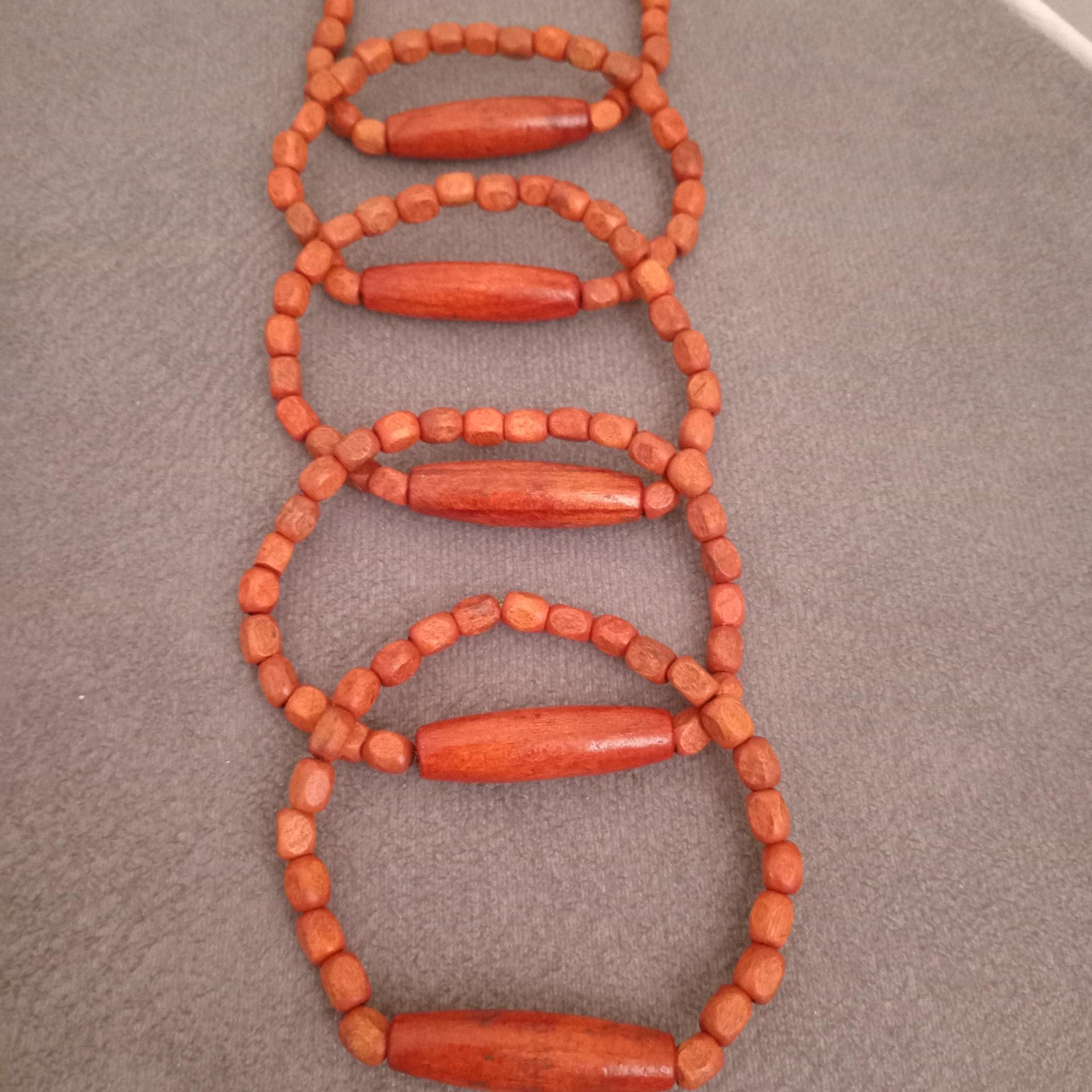 دستبند زنانه ومردانه