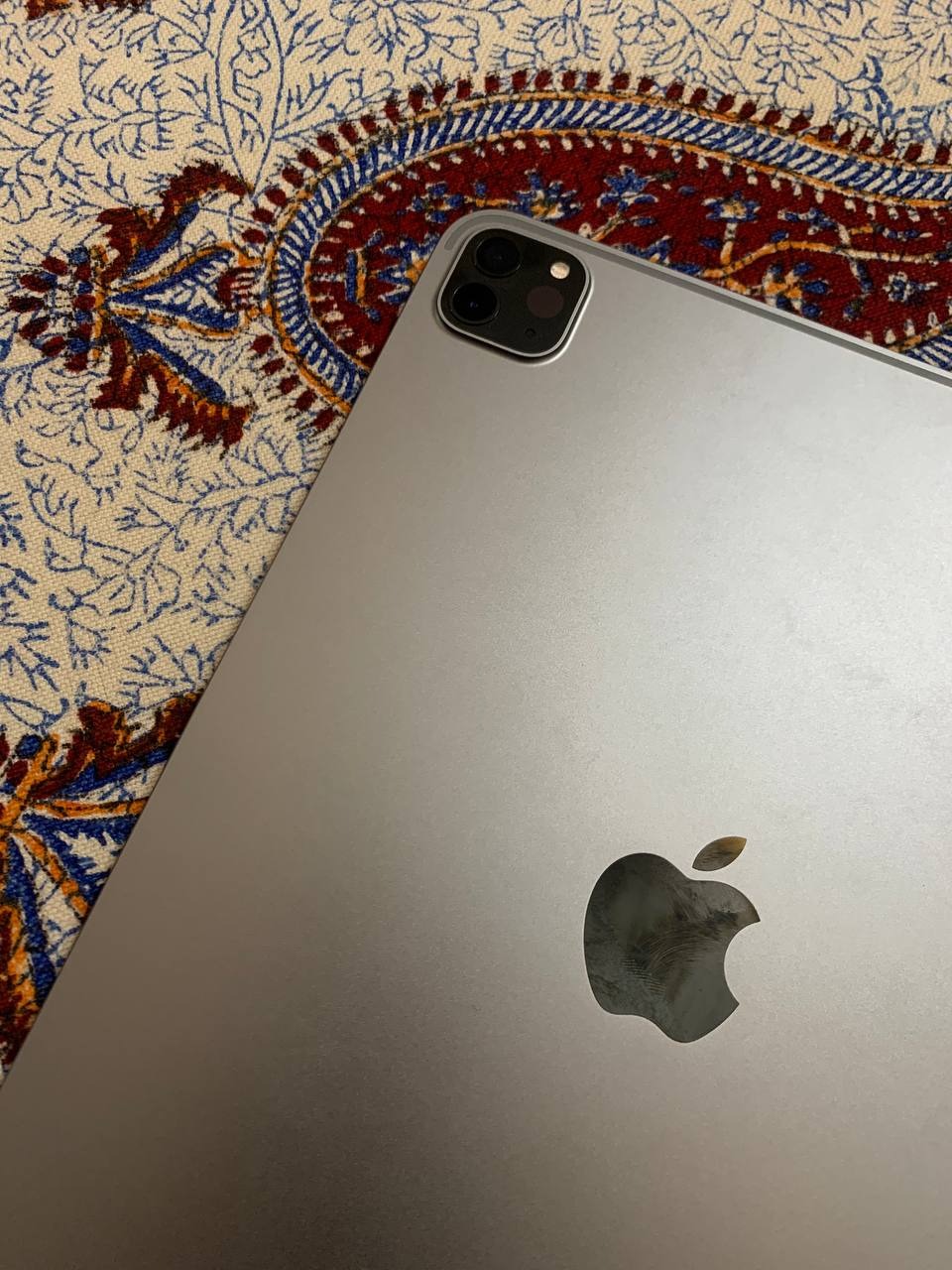 Ipad pro 2022 m2 بسیار تمیز در حد باتری 95