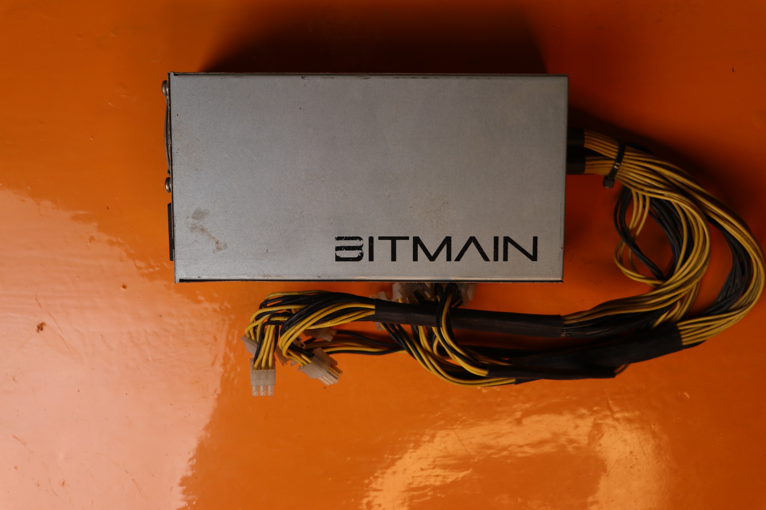 منبع تغذیه بیت مین وات 1800 Antminer