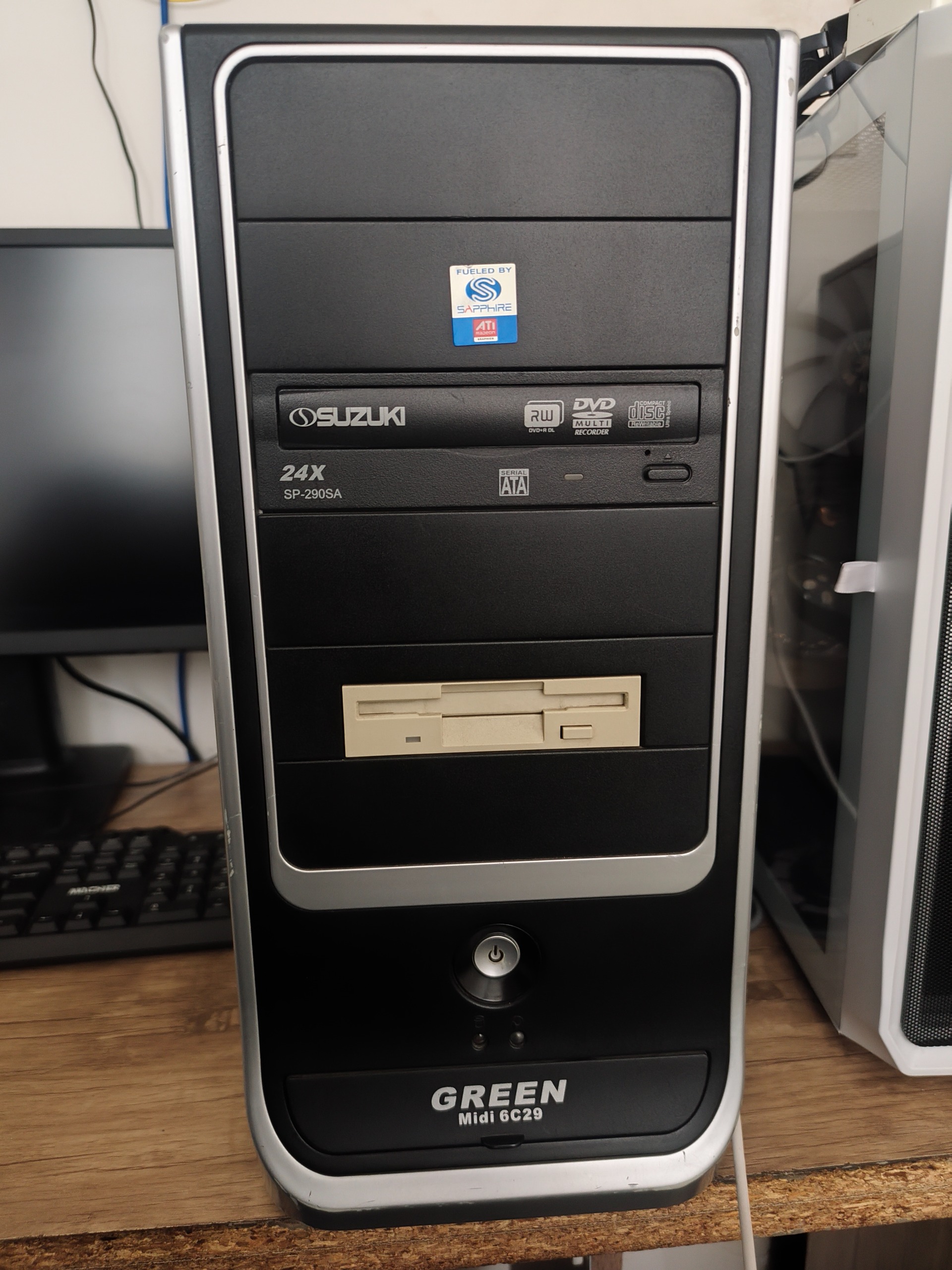 کامپیوتر نیمه حرفه ای green