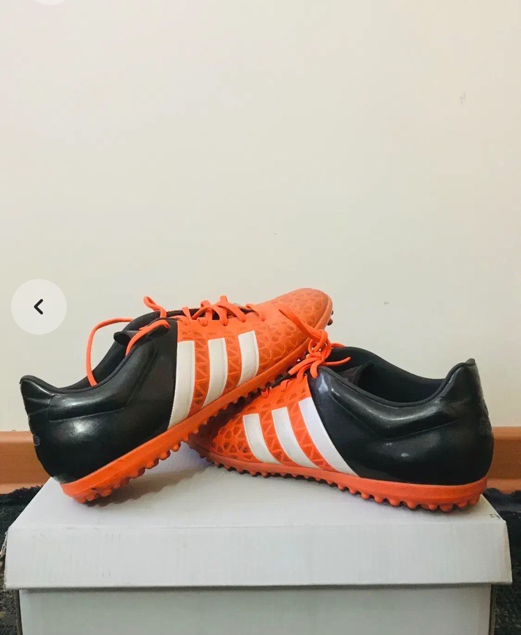 کفش استوک ریز چمن مصنوعی و طبیعی