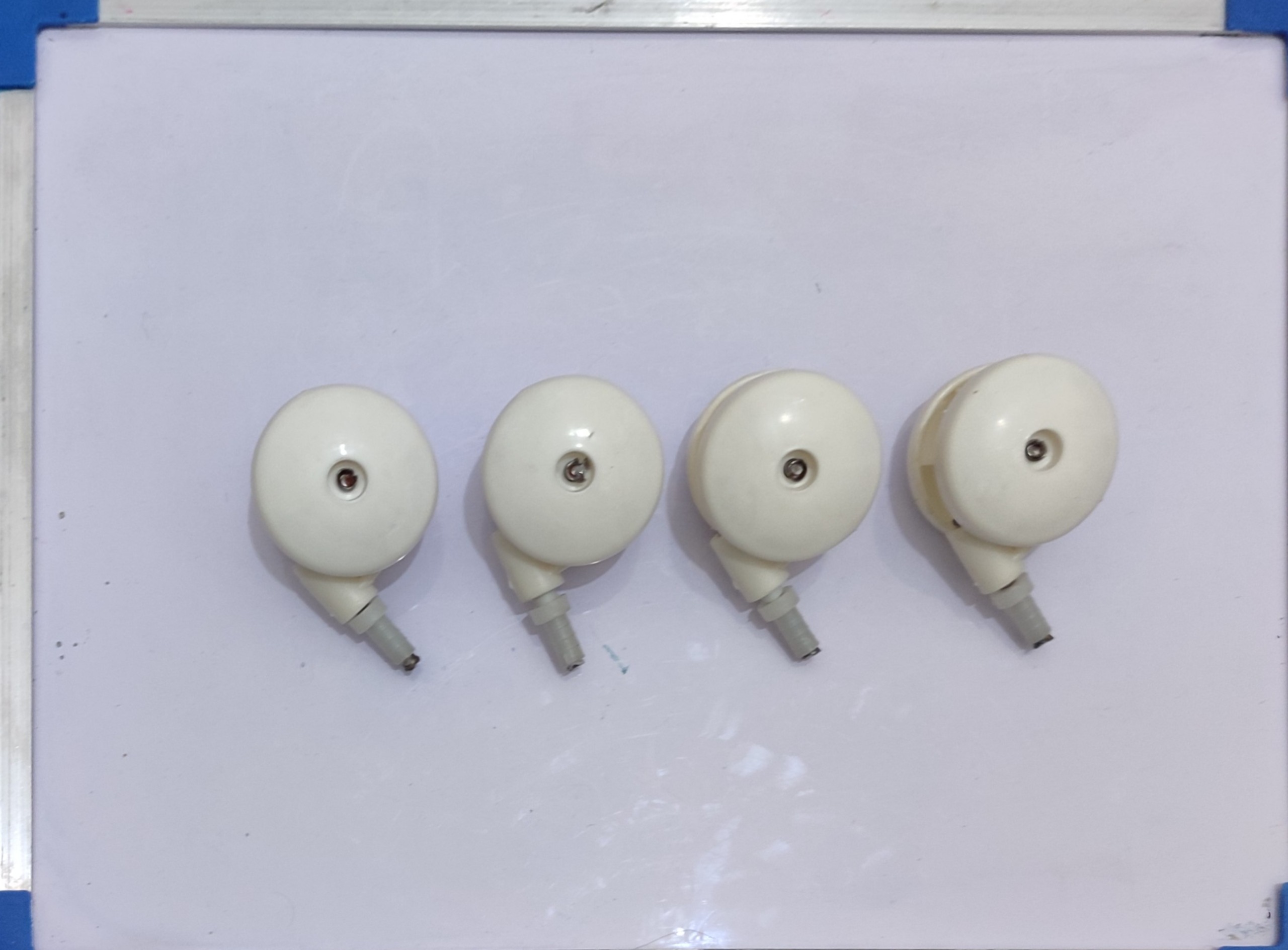 پایه چرخی میز