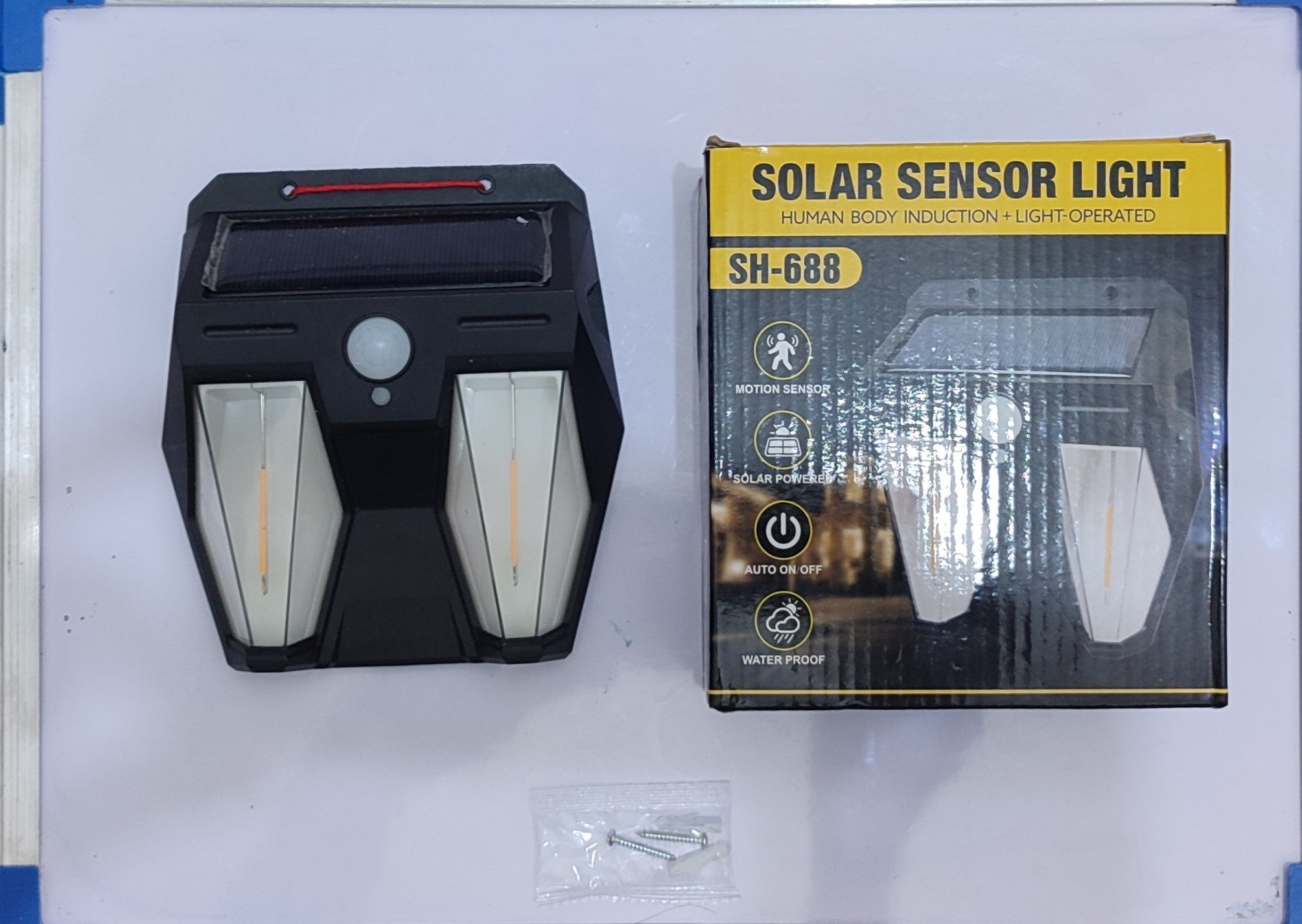 چراغ دیواری خورشیدی