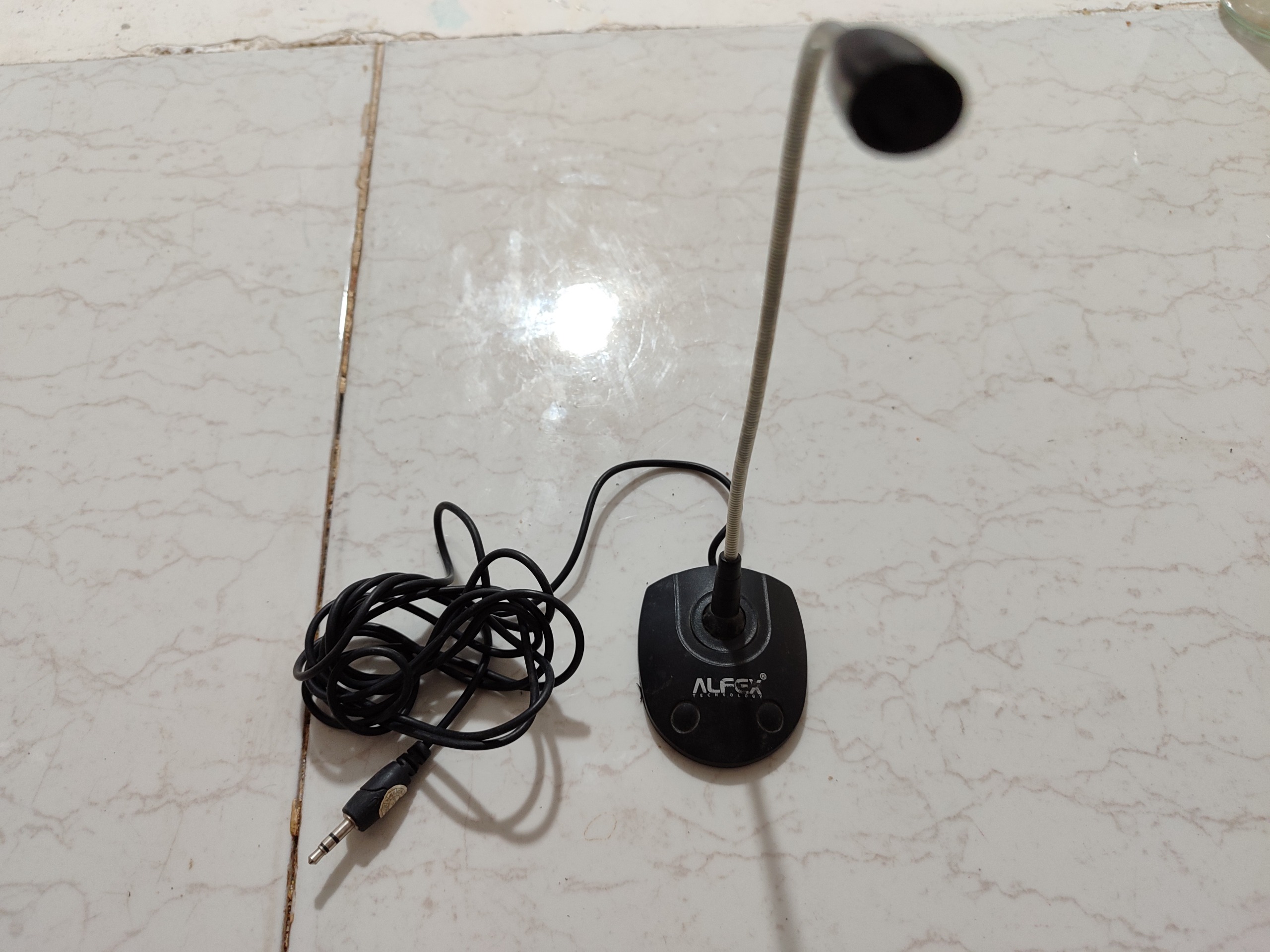 میکروفن رومیزی متحرک