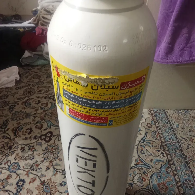 کپسول اکسیژن بهمراه متعلقات و درجه