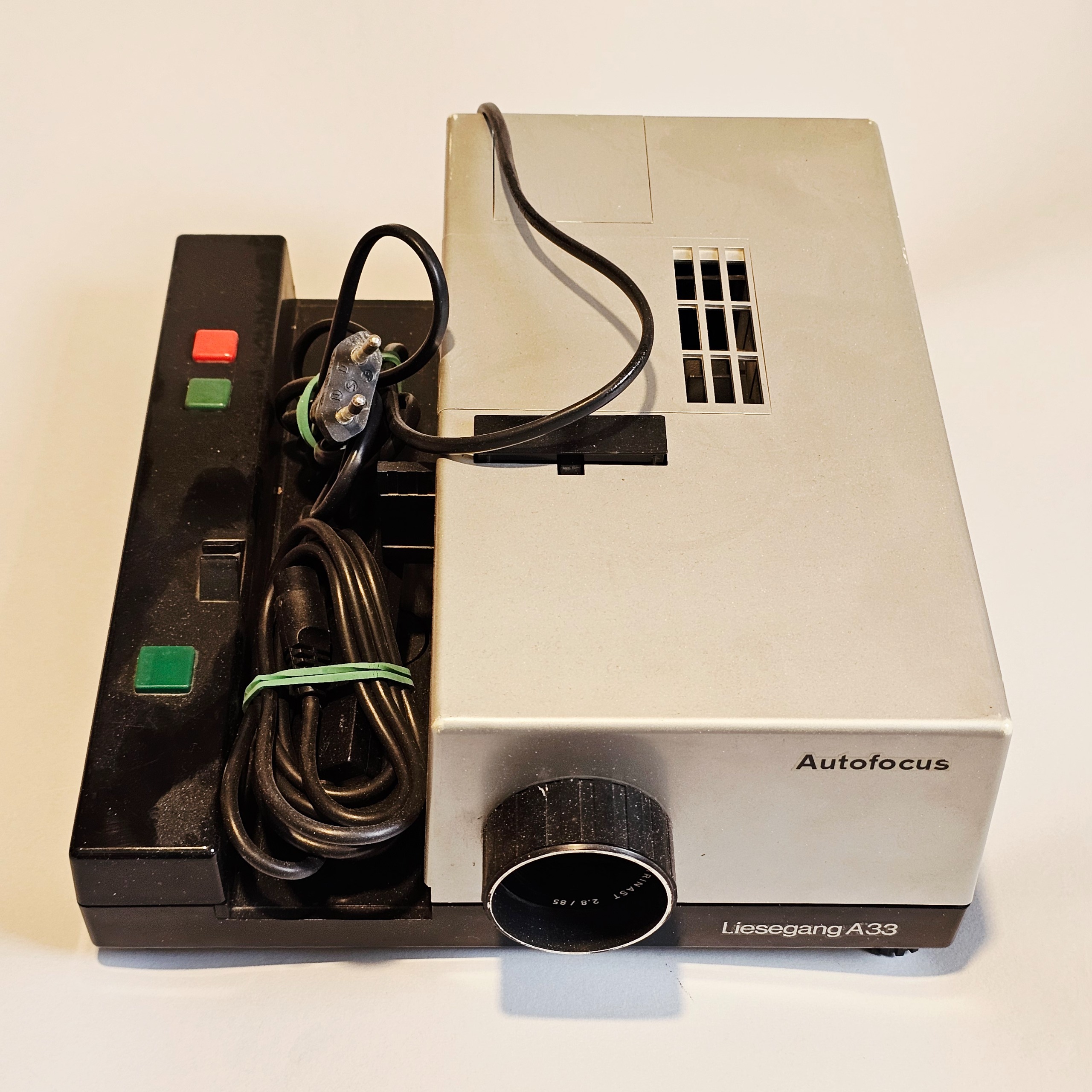 دستگاه اسلاید قدیمی