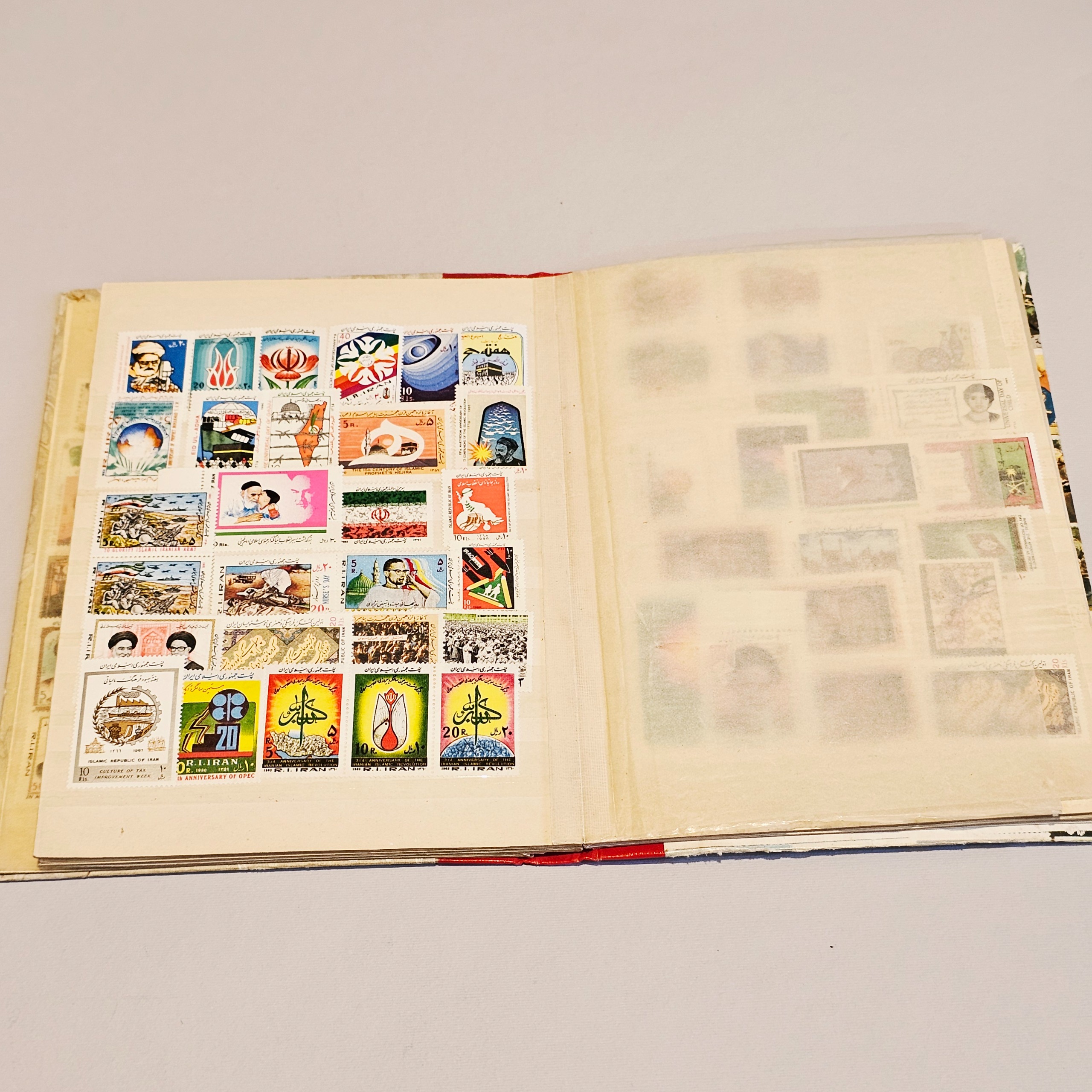 مزایده بدون کنسلی البوم با200 تمبر جمهوری