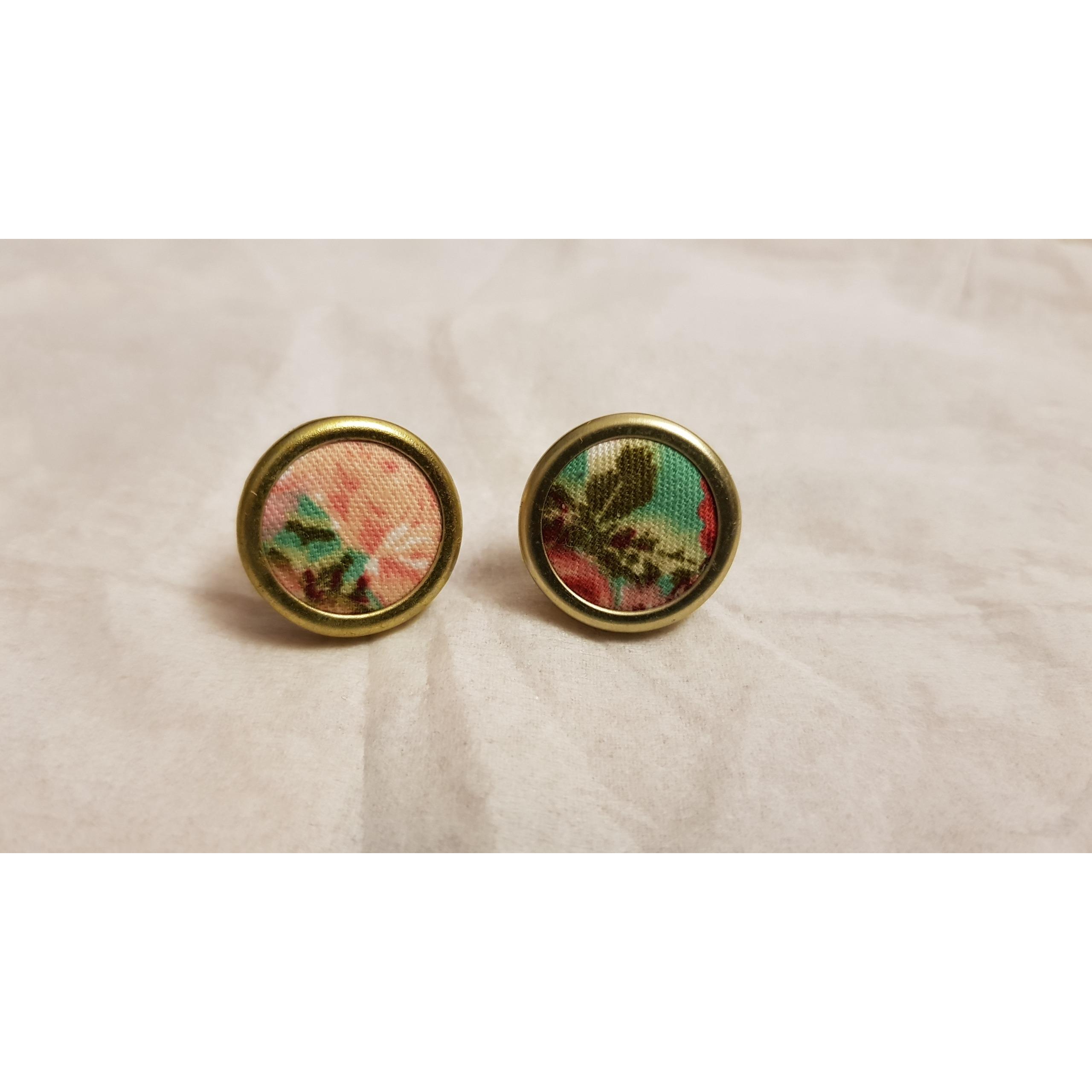 گوشواره میخی پارچه ای