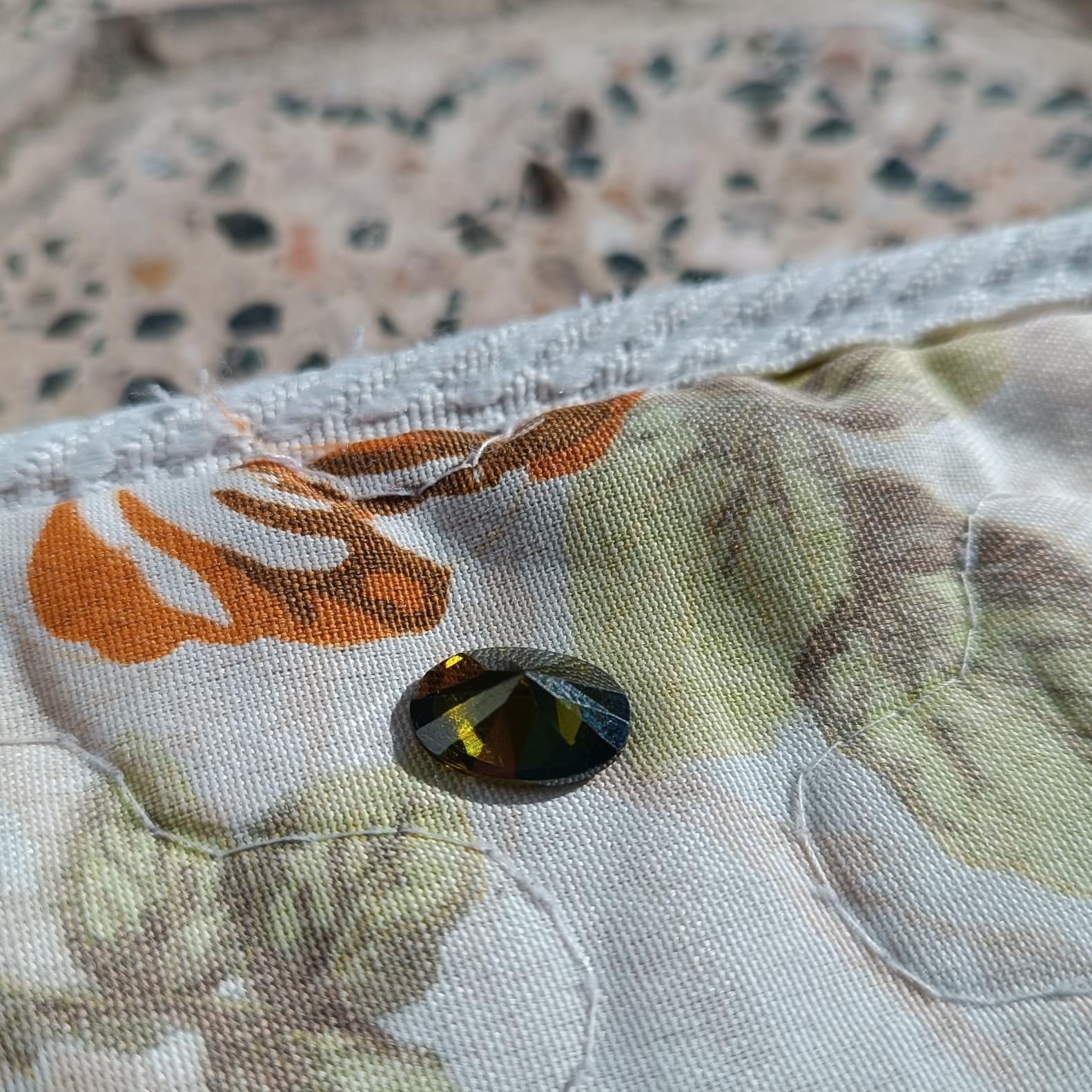 یاقوت سبز معدنی