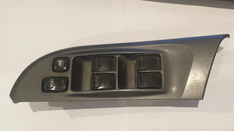 کلید (مدار) شیشه بالابر درب راننده نیسان