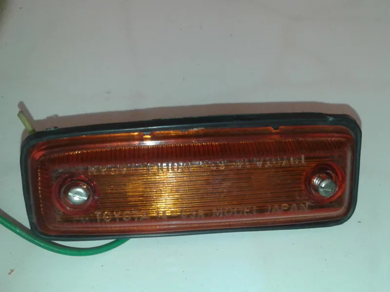 چراغ راهنمای جلو تویوتا