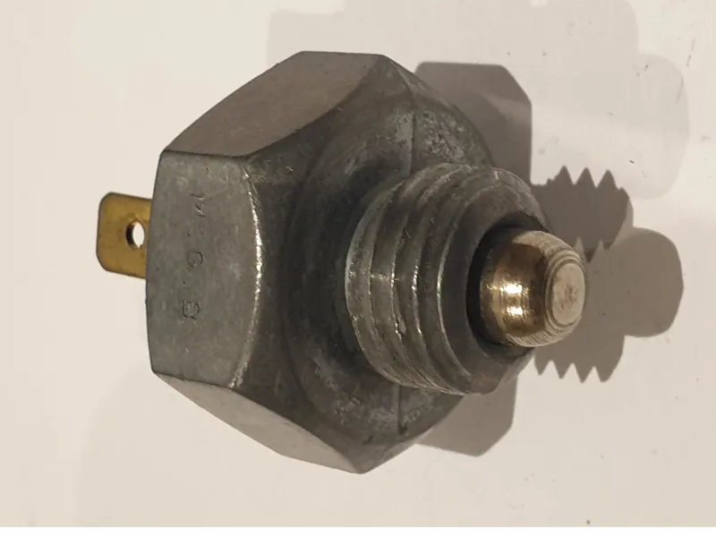 مهره فشنگی دنده عقب پیکان MGB