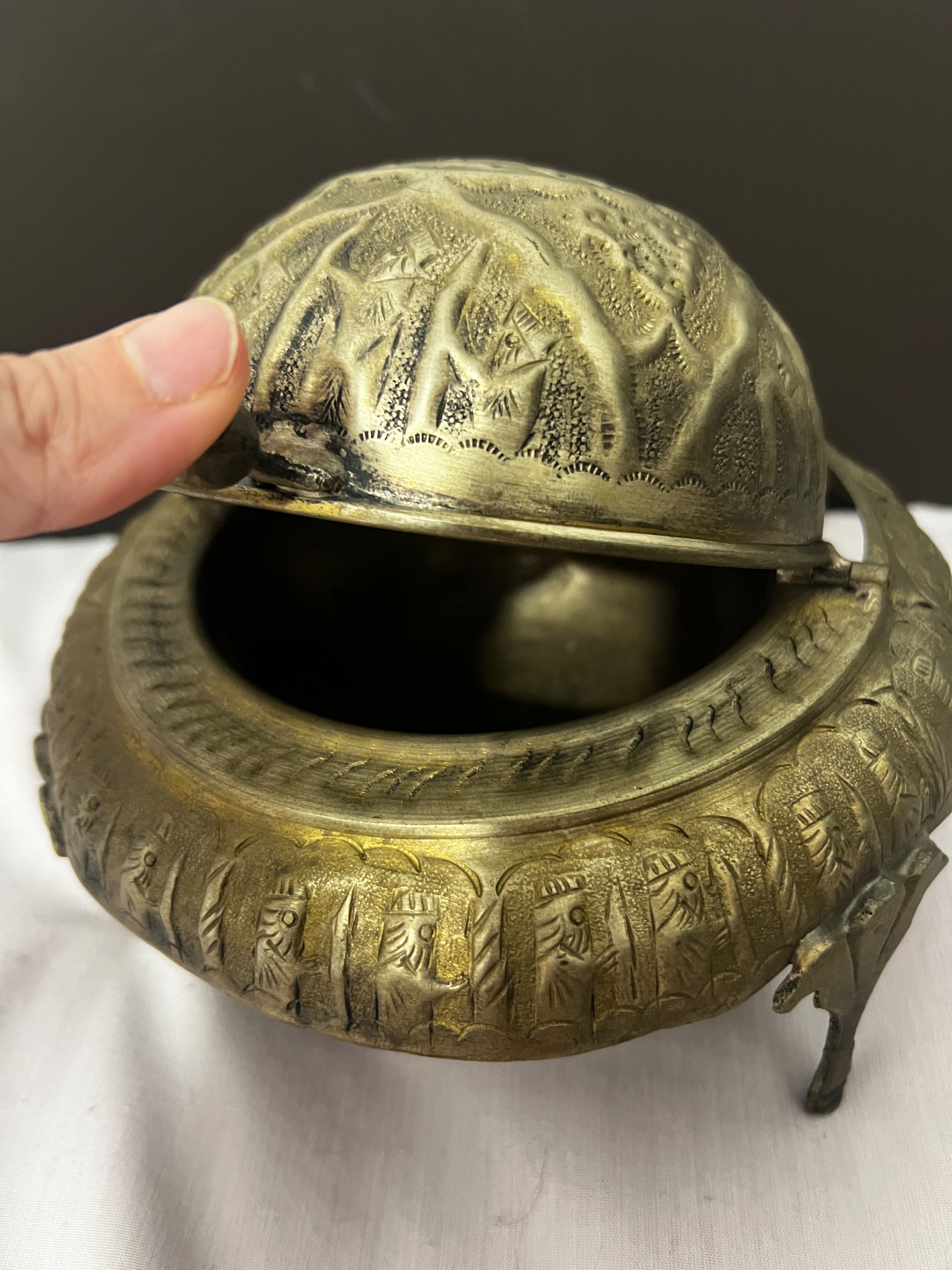 خاویار خوری برنجی قلم دست
