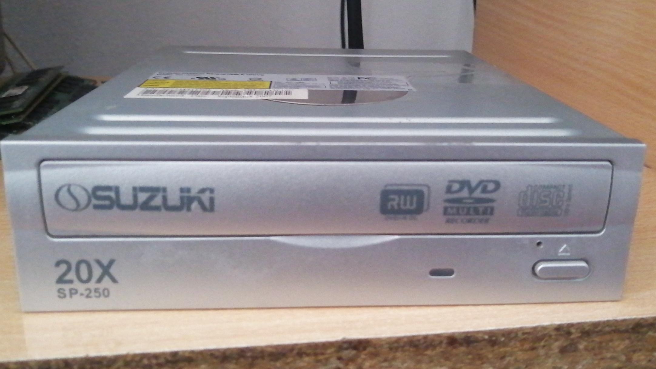 DVD/CD REWRITABLE DRIVE SUZUKI مدل DH-20A3P