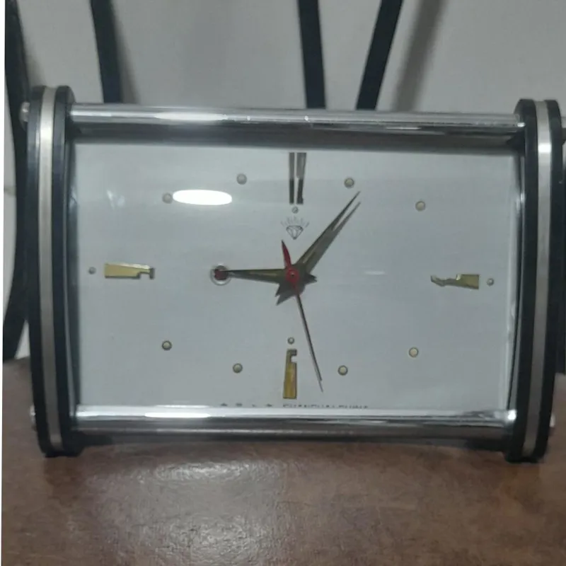 ساعت کوکی رومیزی بسیار تمیز