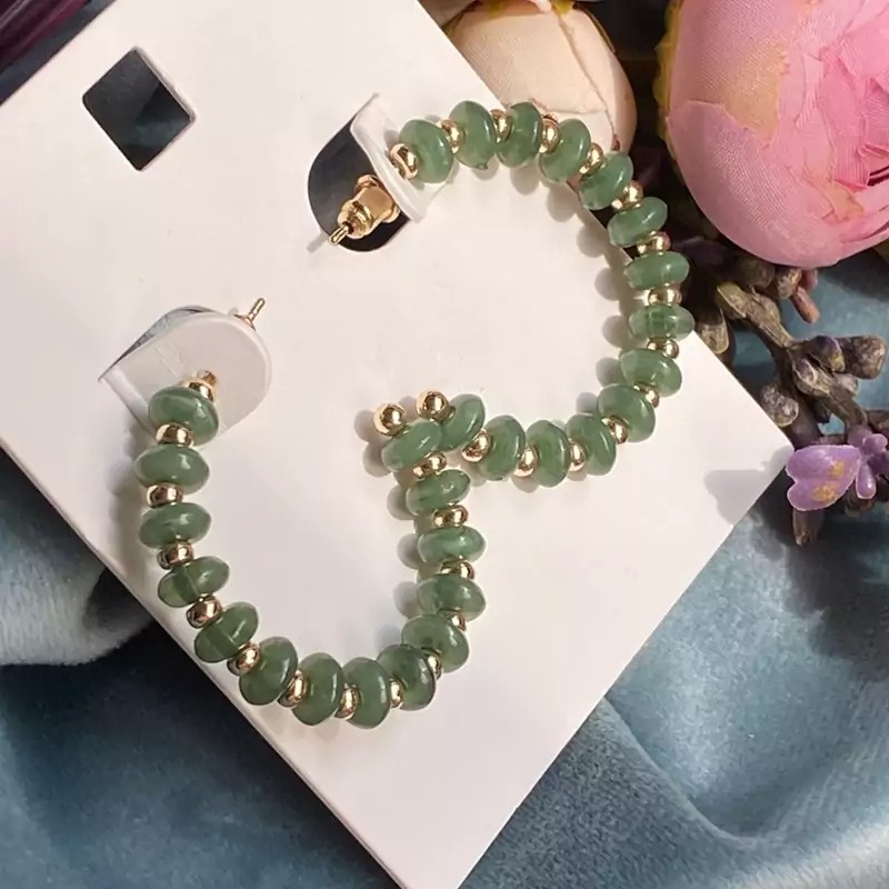 گوشواره سبز مهره ای