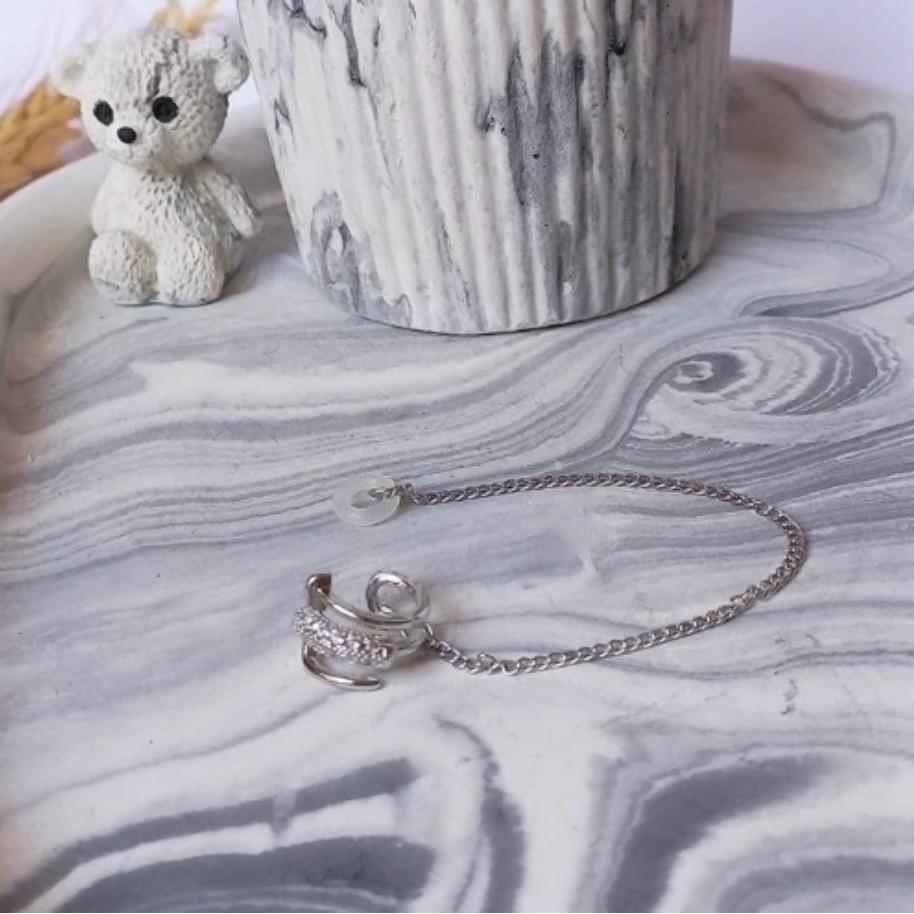 گوشواره نگه دارنده ایرپاد