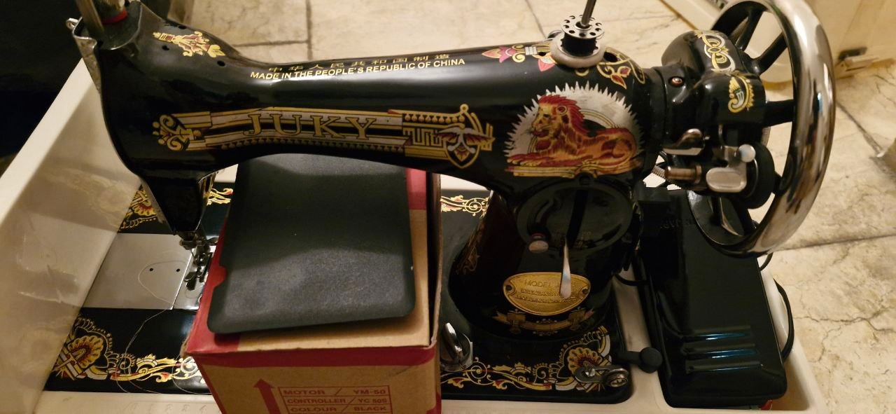 چرخ خیاطی قدیمی