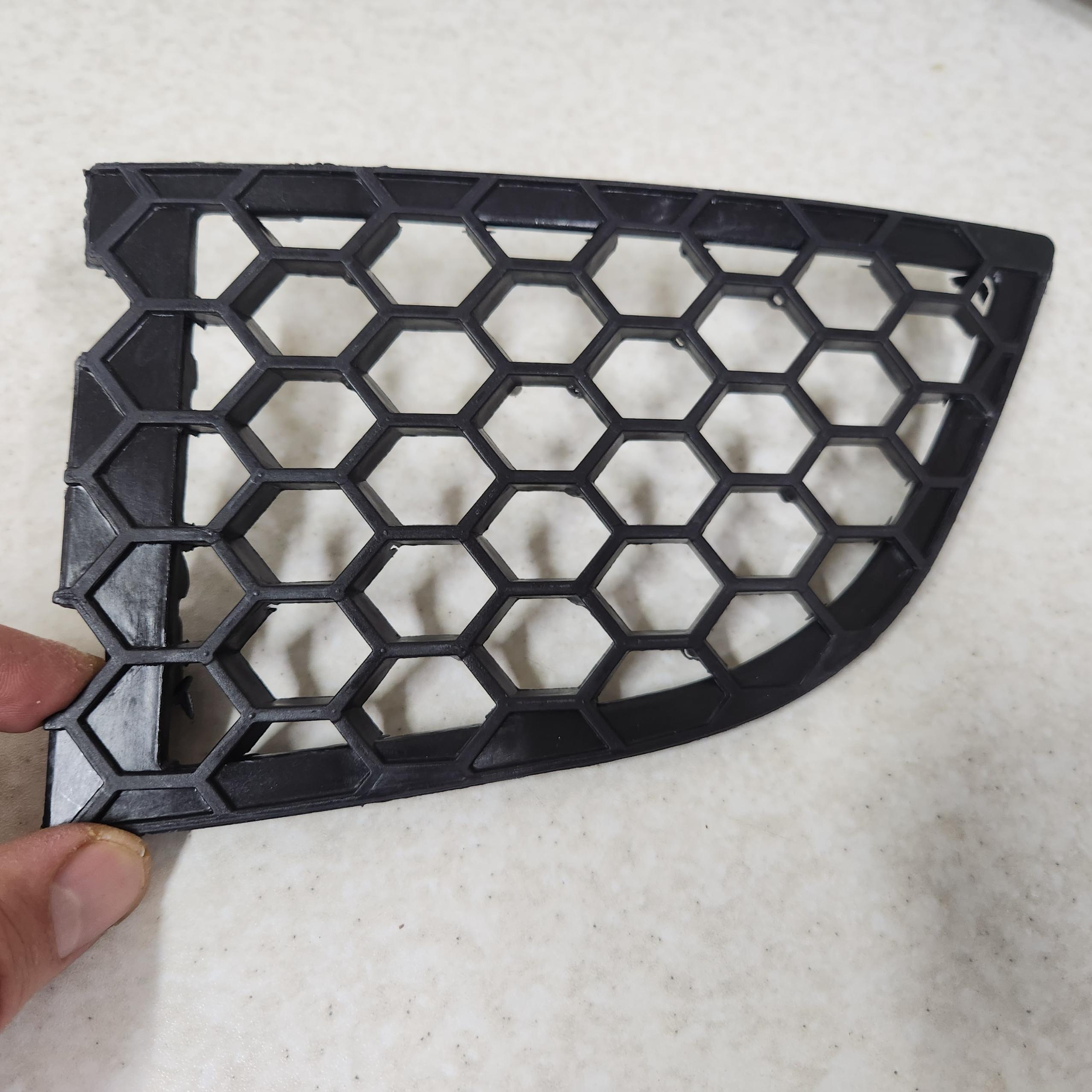 شبکه سپر جلو ام وی ام 315قدیم (سمت چپ)