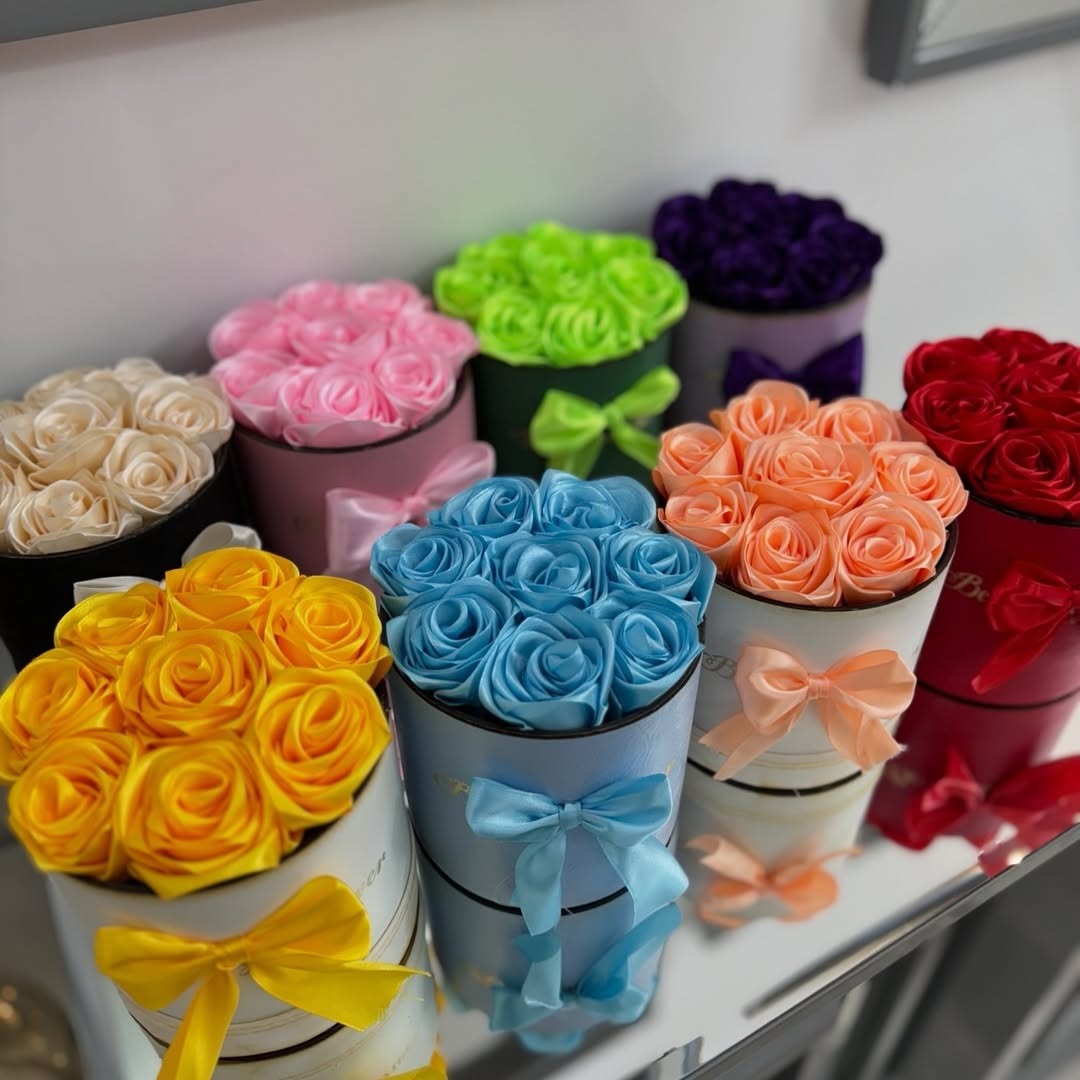 باکس گل ربانی ده شاخه