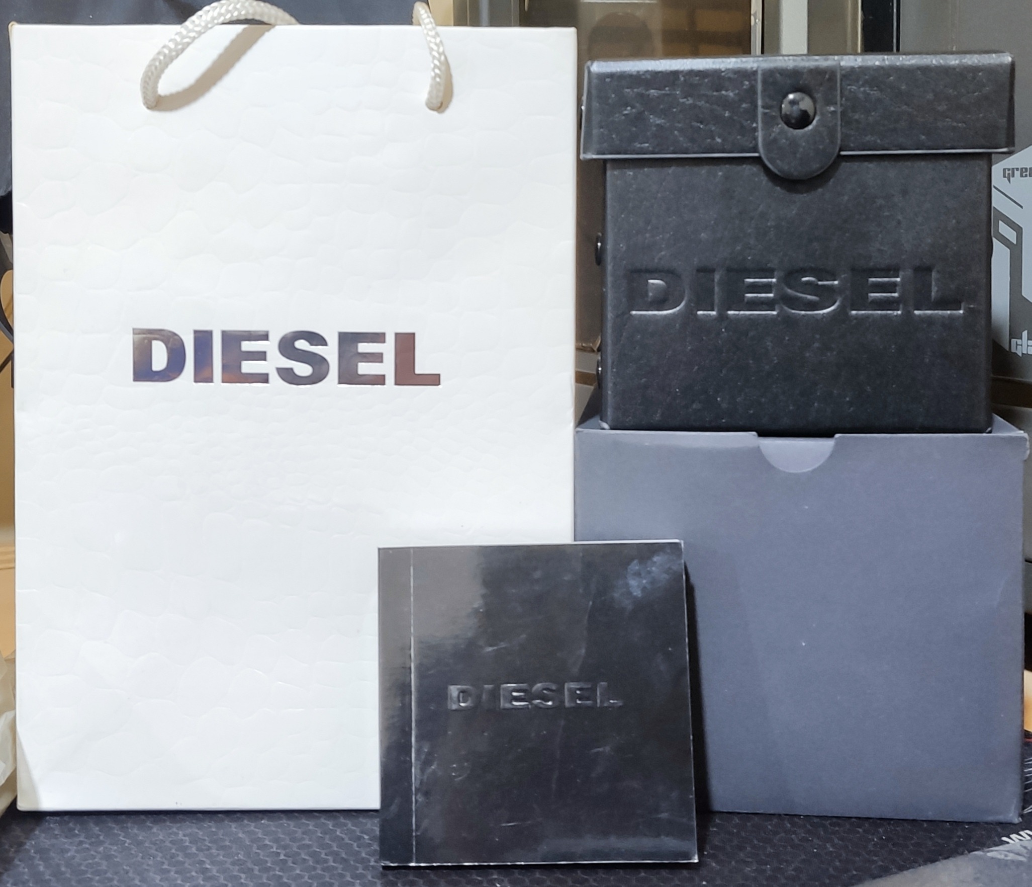 جعبه اصلی original ساعت Diesel