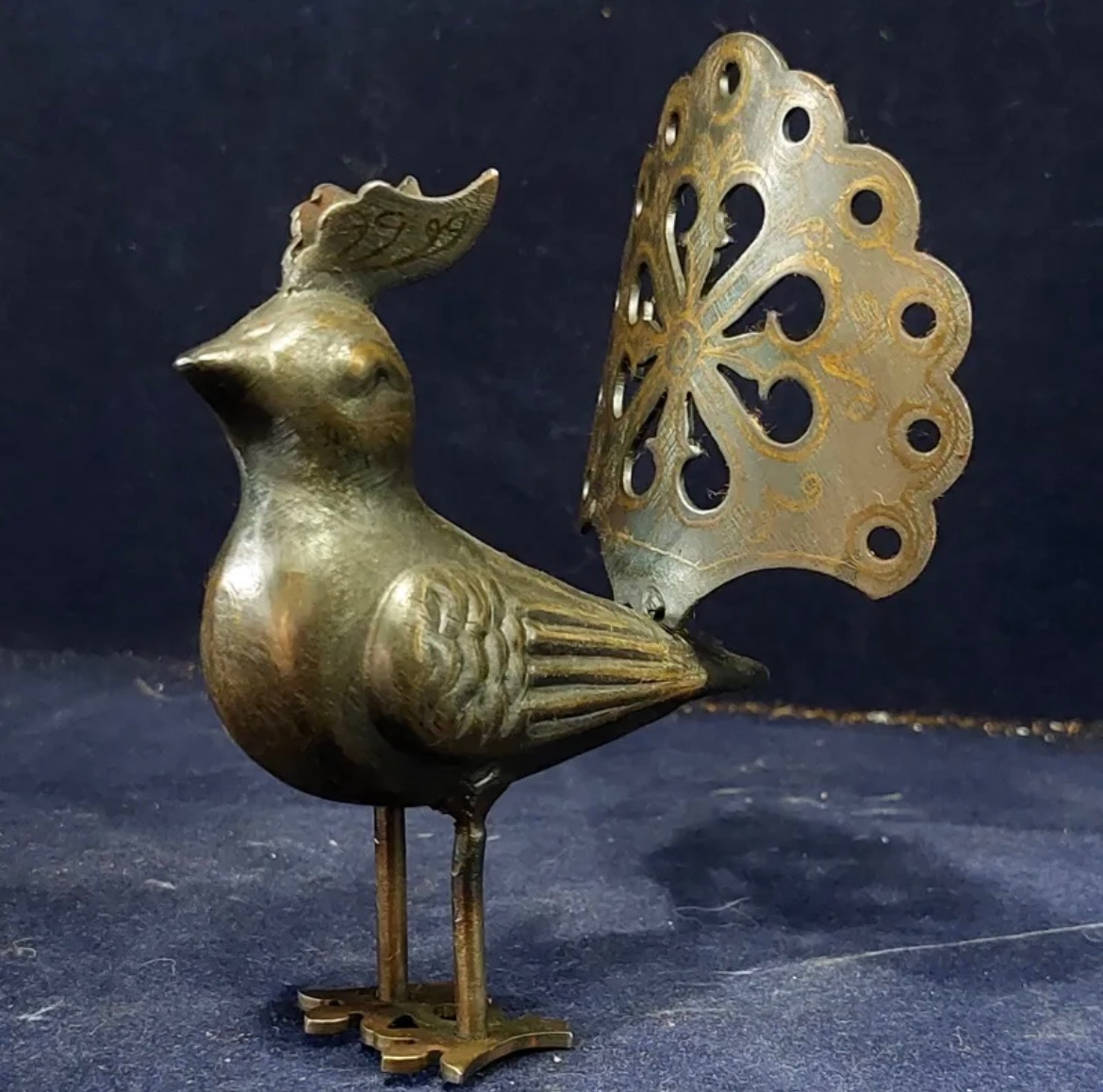 مجسمه طلا کوب قدیمی