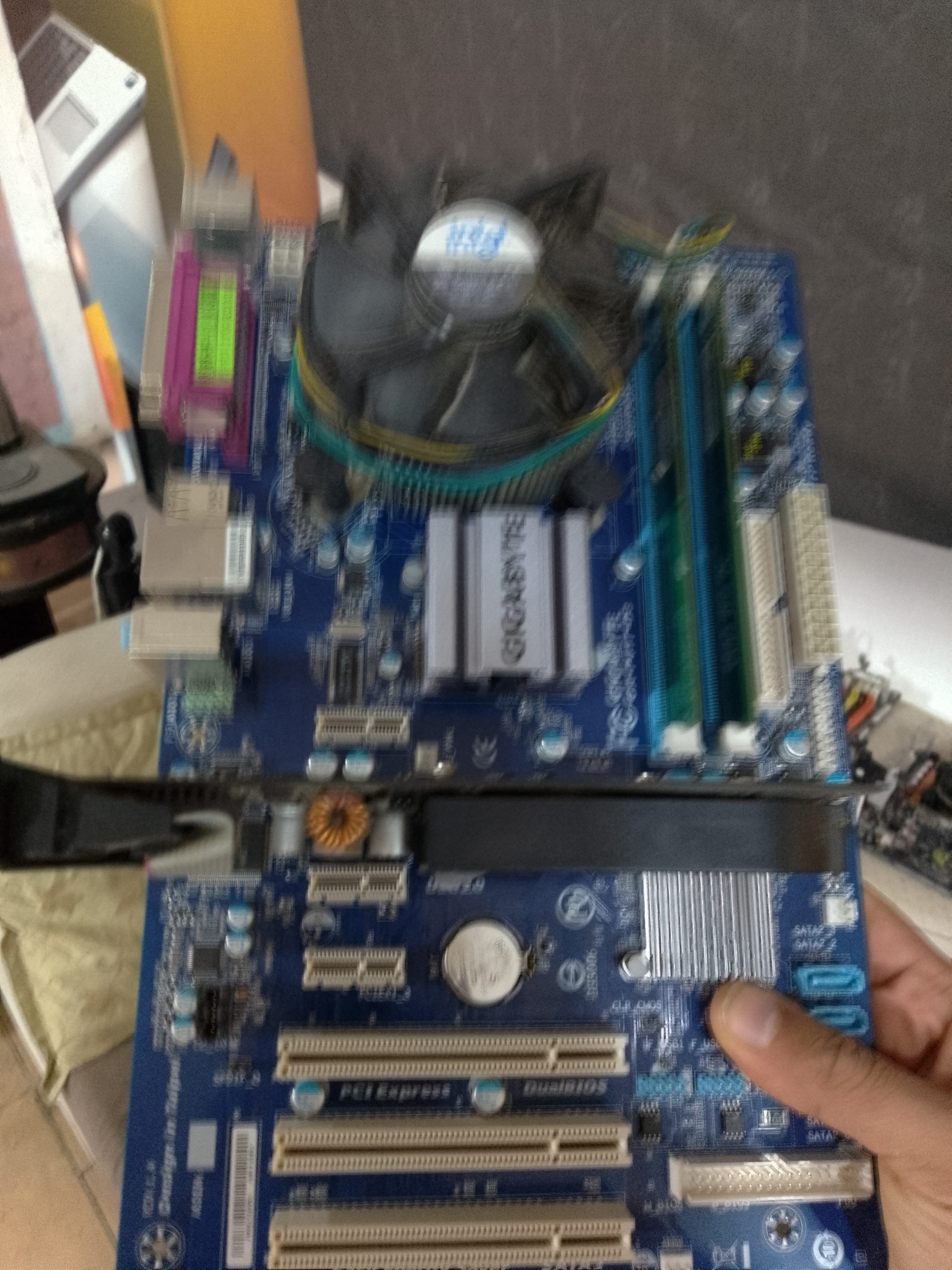 باندل 4 هسته ای گرافیک 1 گیگ