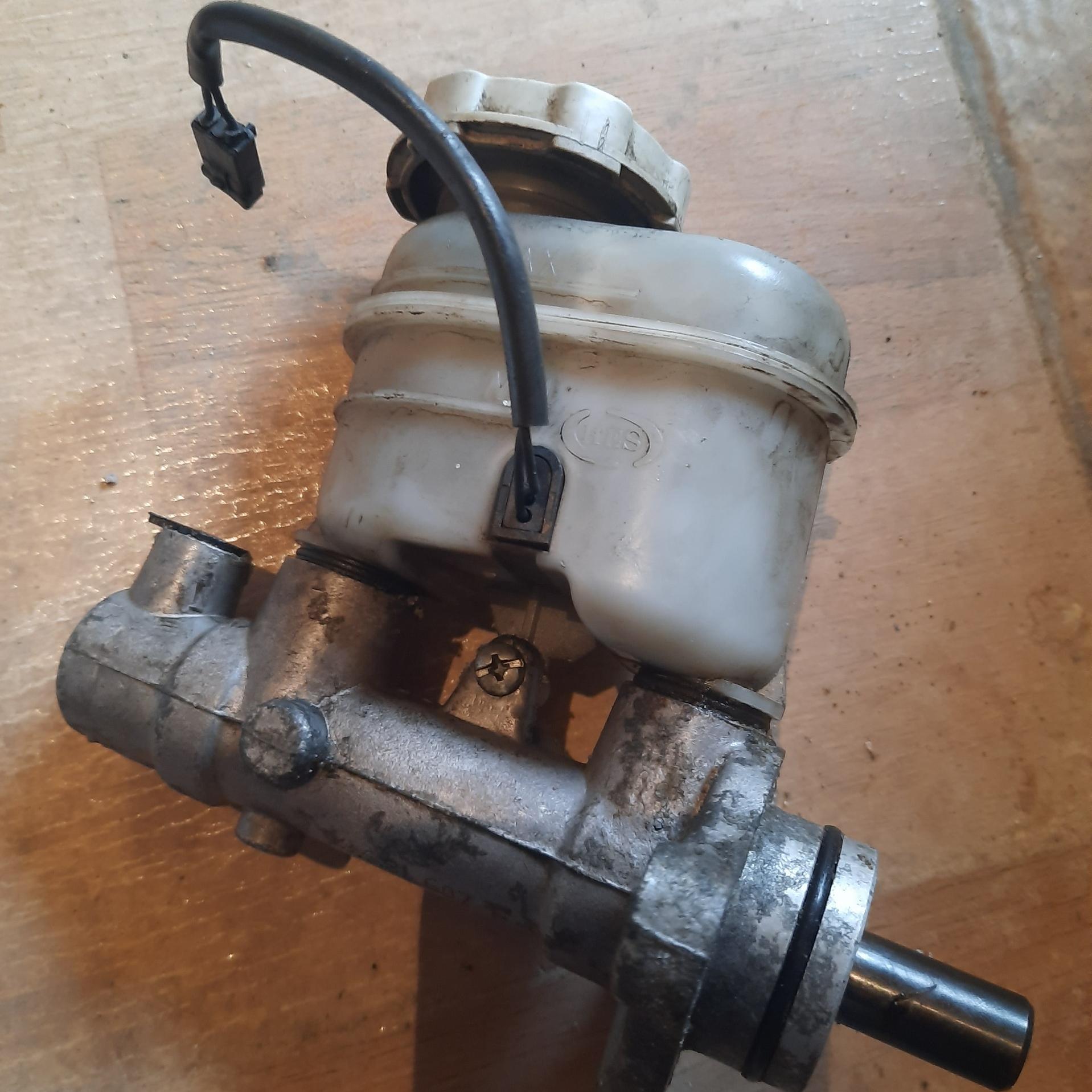 پمپ ترمز پراید