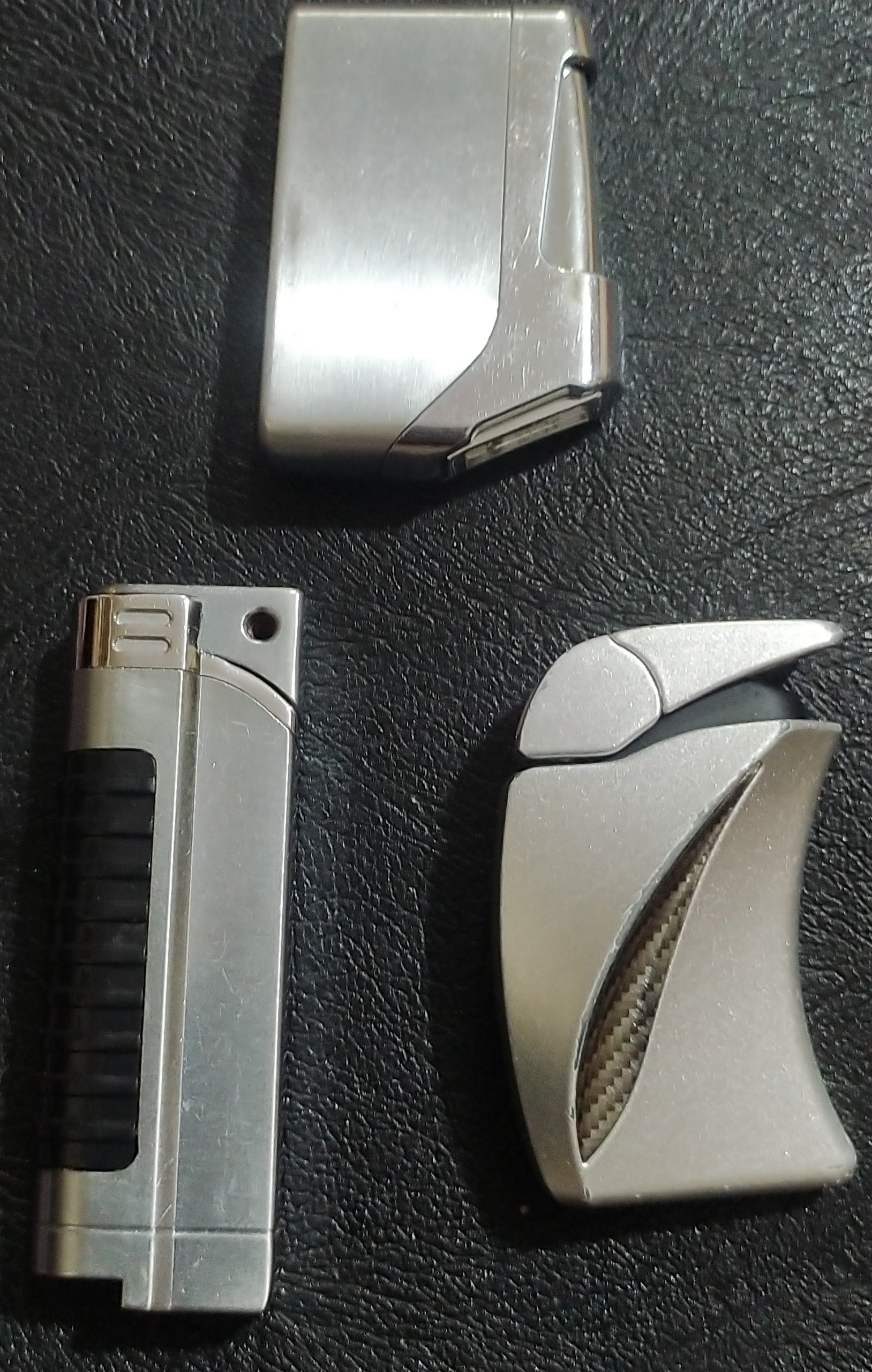 سه عدد فندک قدیمی مارکش رونمیدونم