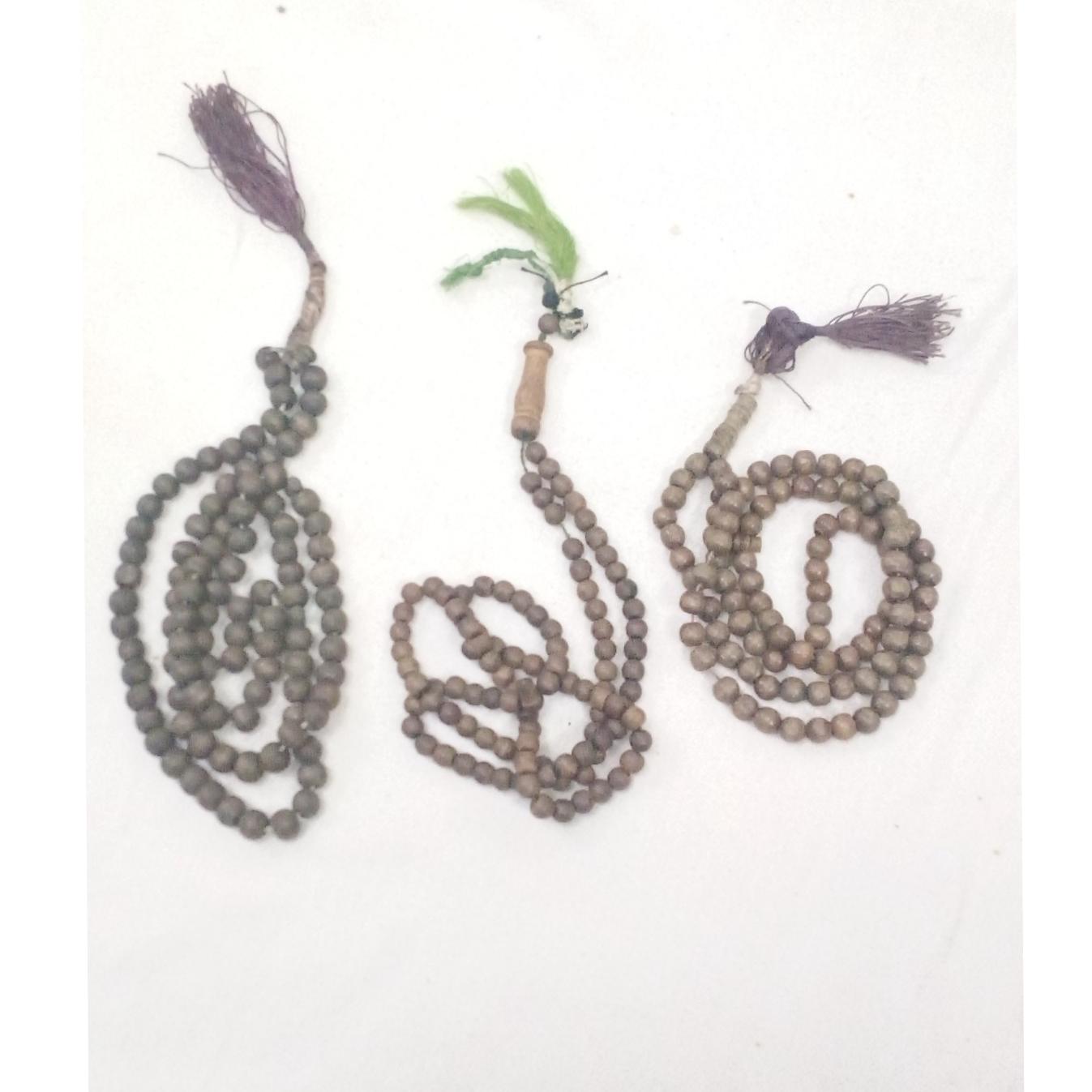 سه عدد تسبیح چوبی قدیمی