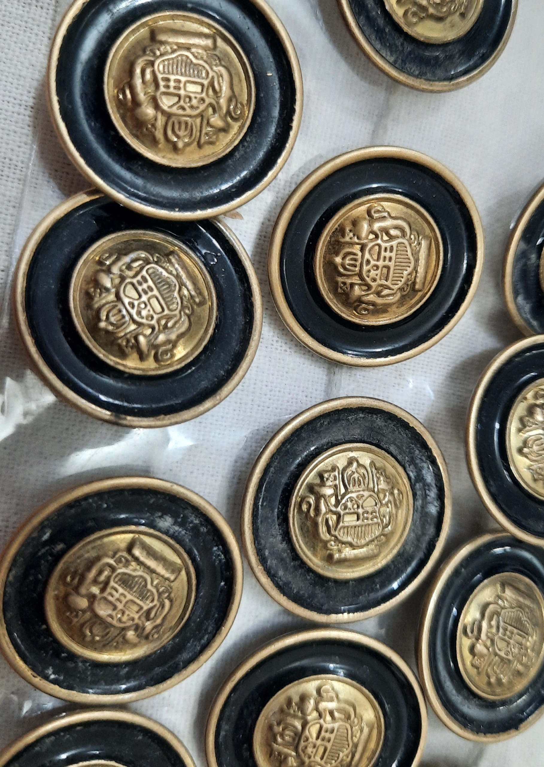 دگمه فلزی خارجی