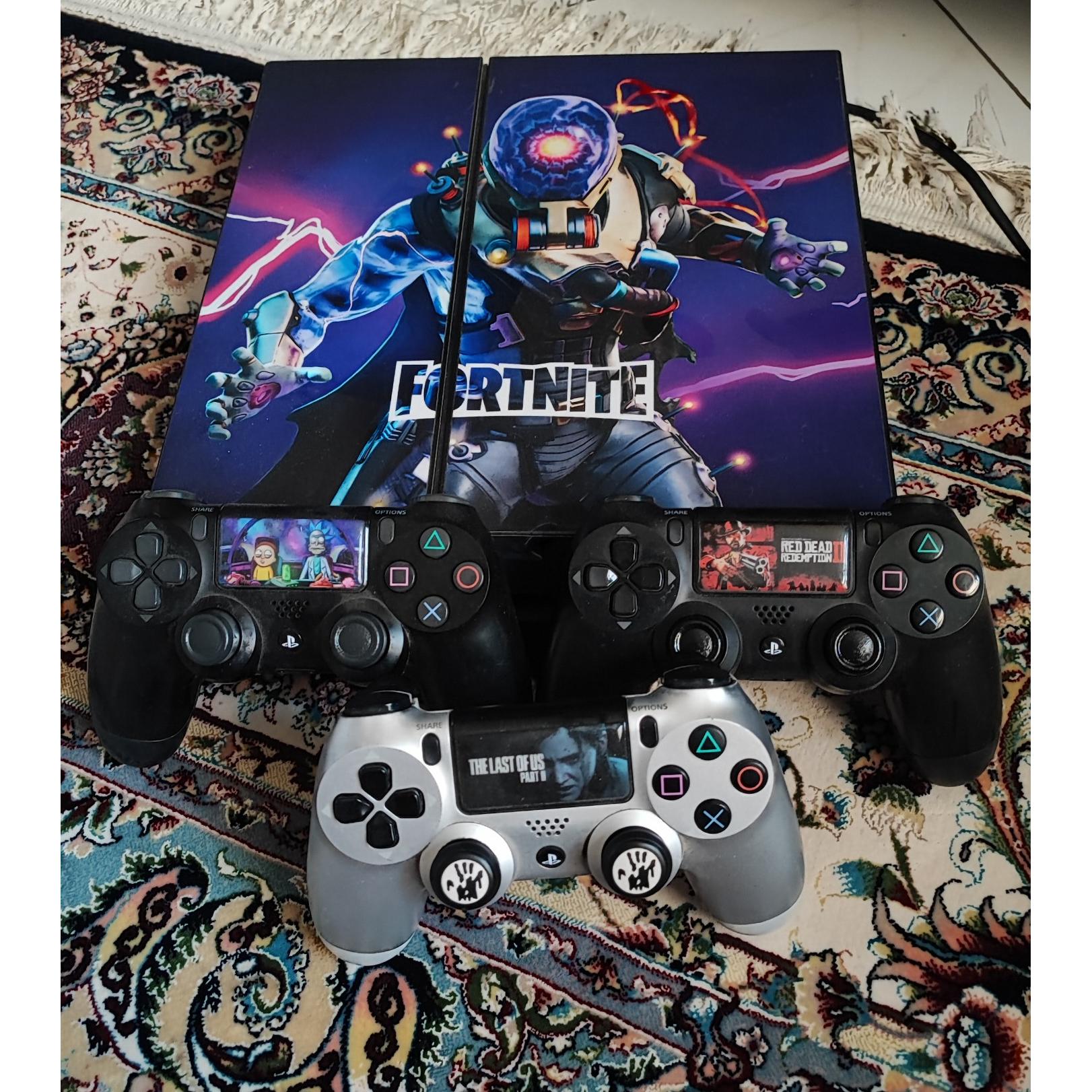 ps4 fat همراه سه دسته