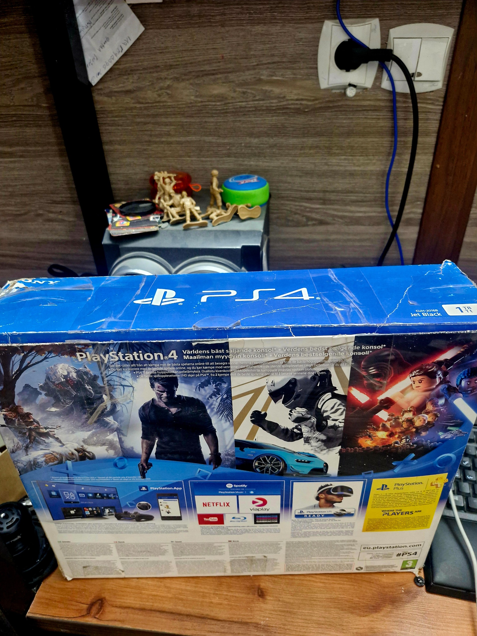 کارتن اصلی ps4 slim یک ترابایت