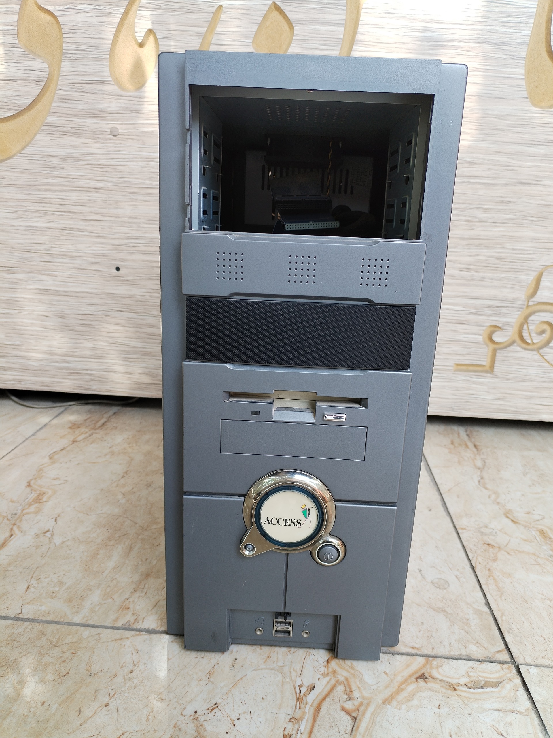کیس خالی کامپیوتر