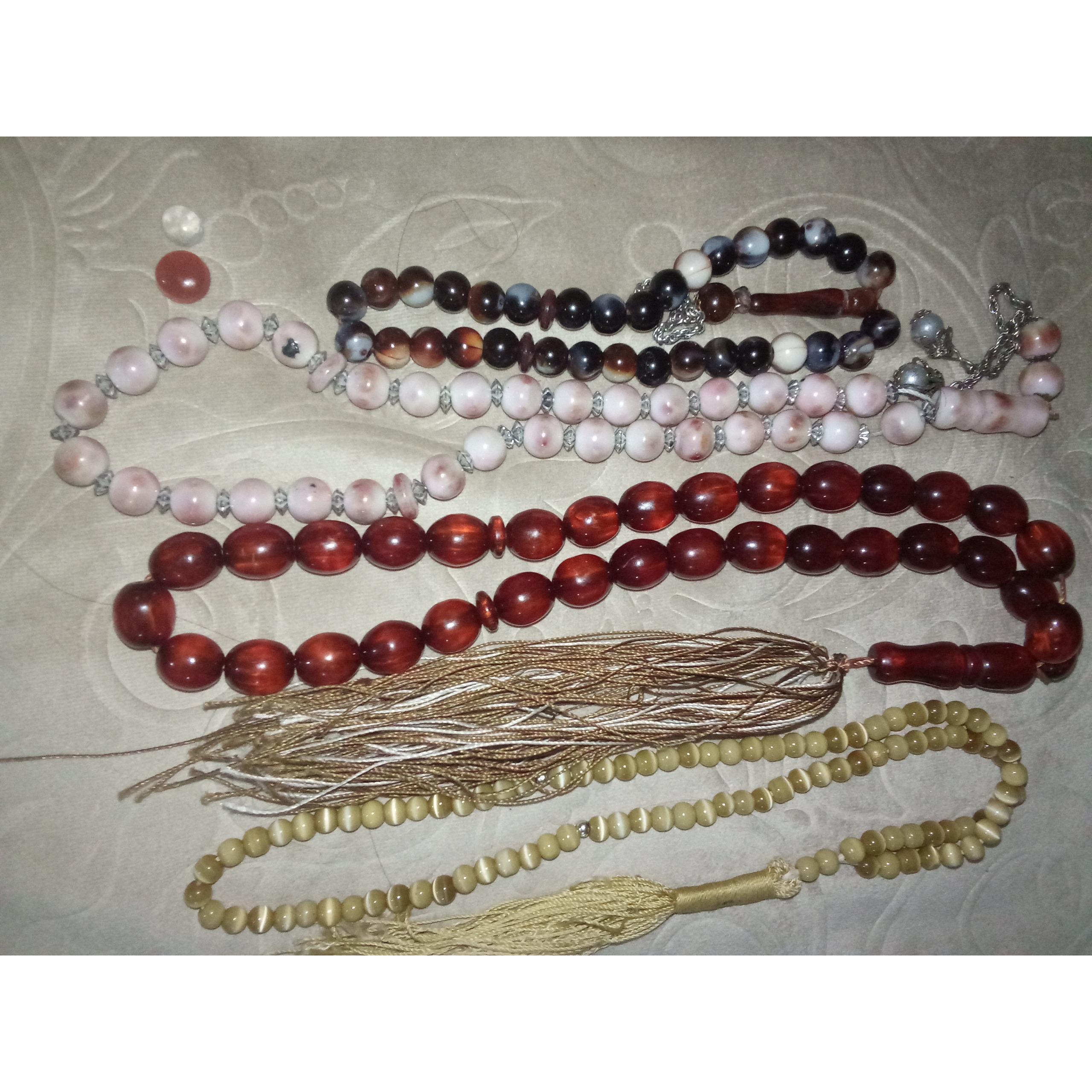 تعدادی تسبیح اصل کلکسیونی وسنگ طبیعی عقیق