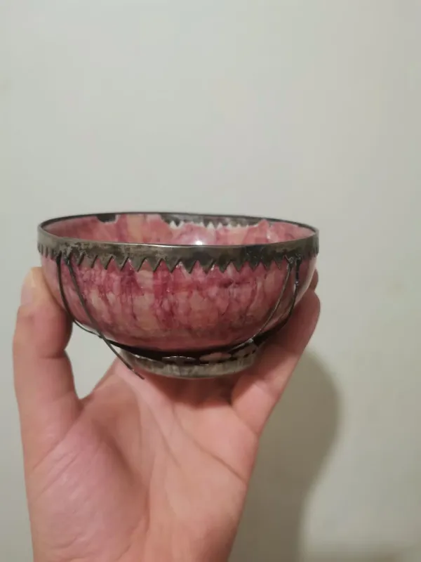 کاسه سنگ جید قاب دور ورشو دارای ترک و لب پریدگی